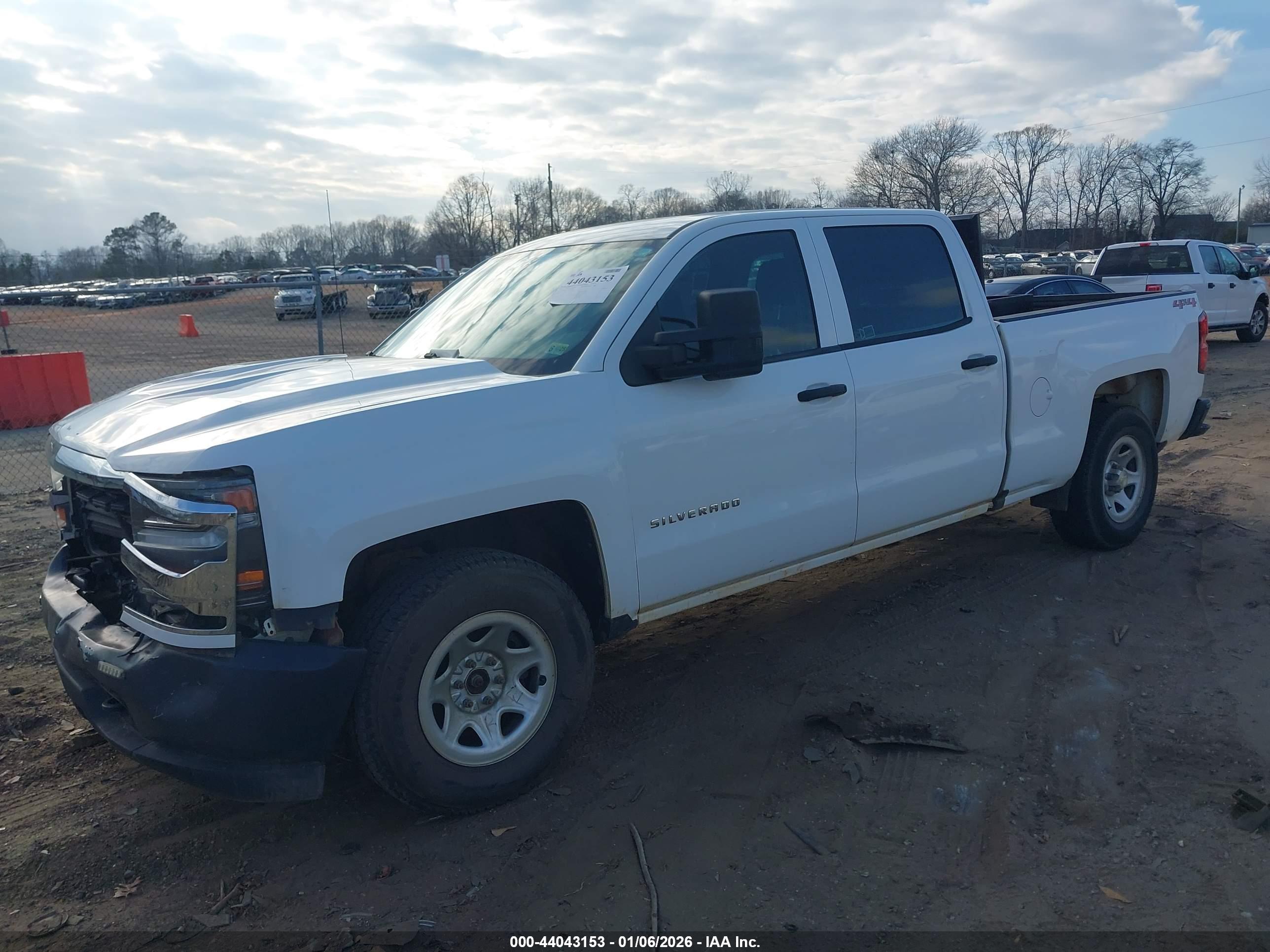 CHEVROLET SILVERADO image 2
