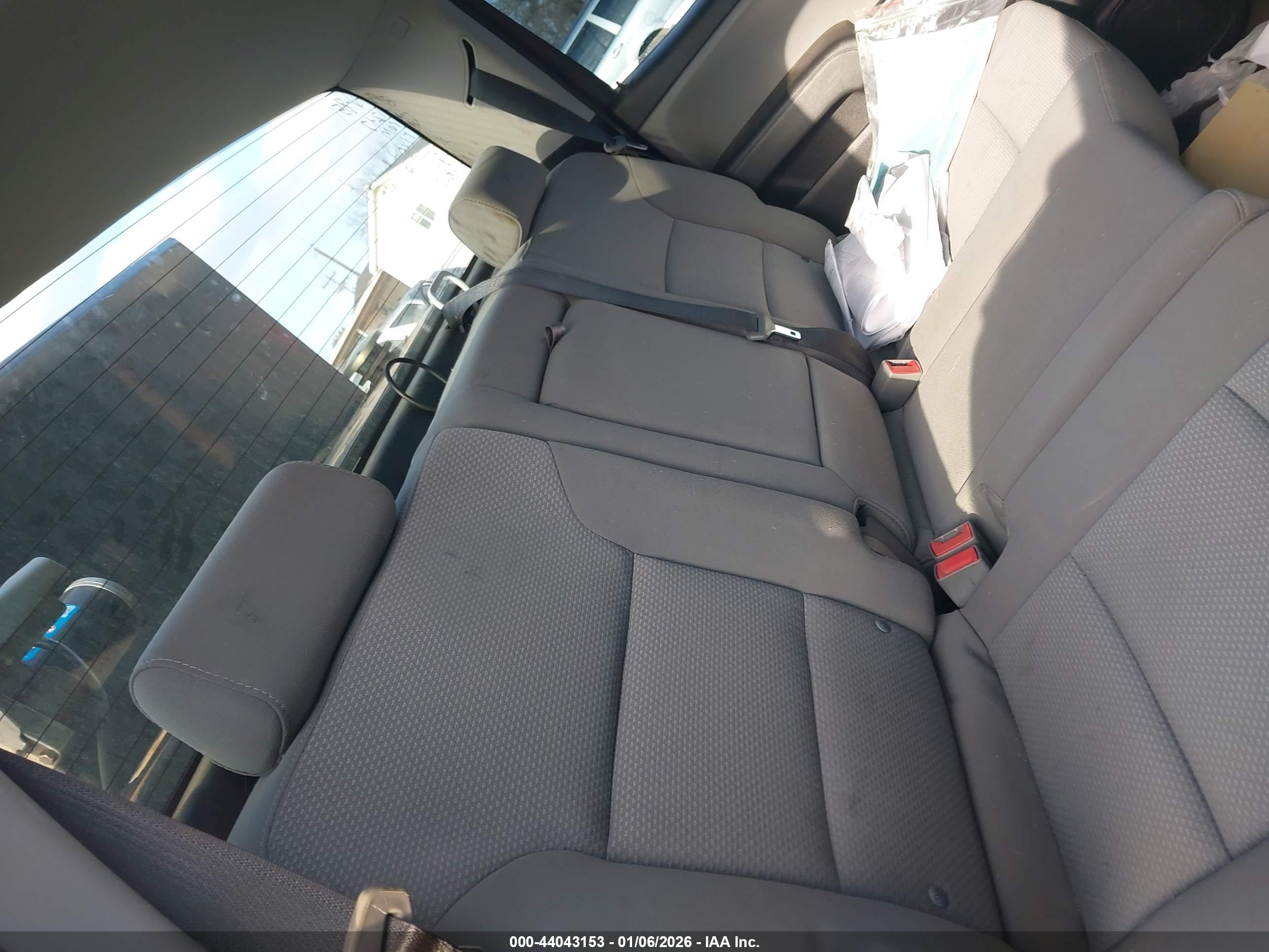 CHEVROLET SILVERADO image 8