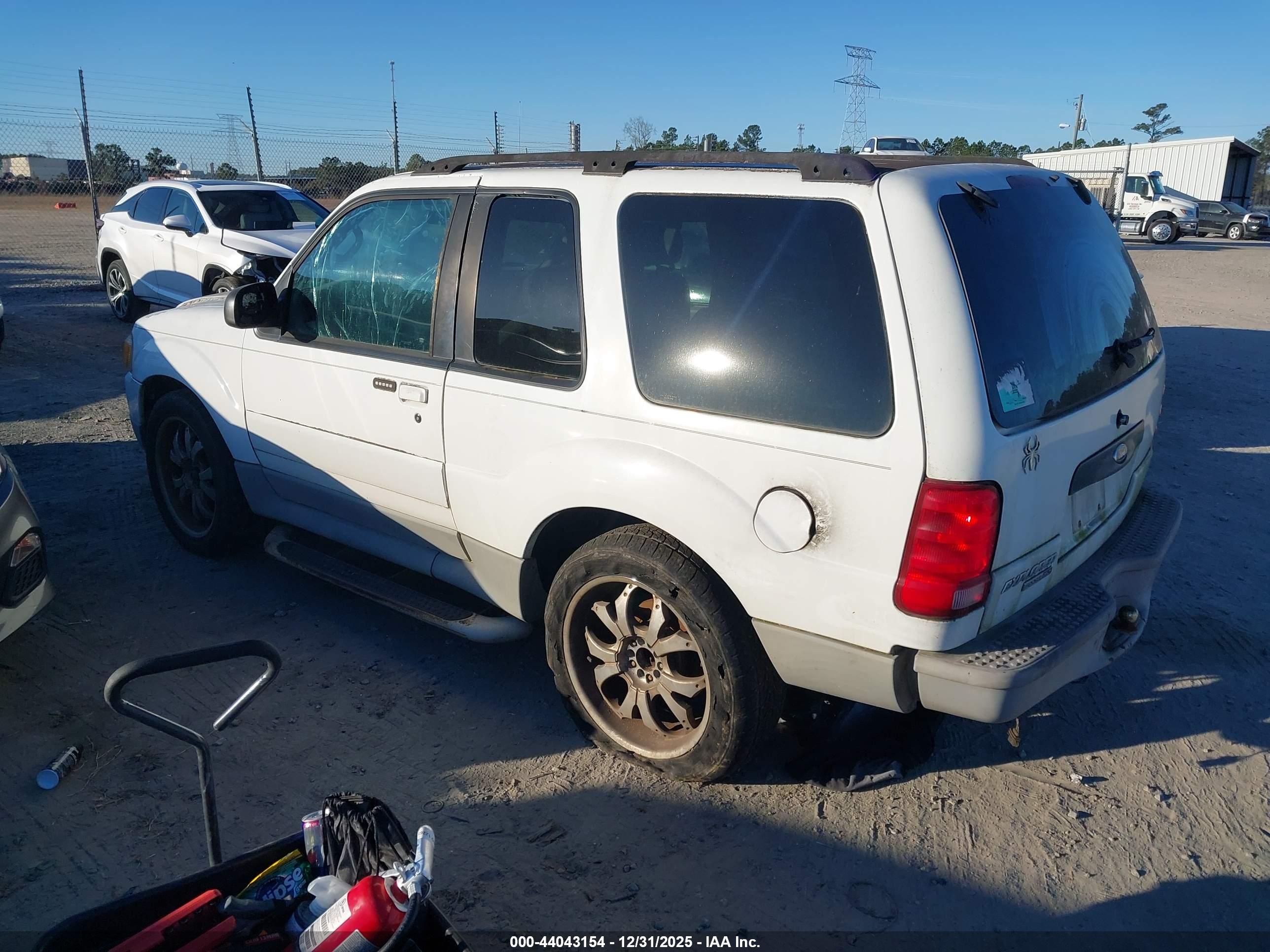 FORD EXPLORER image 3