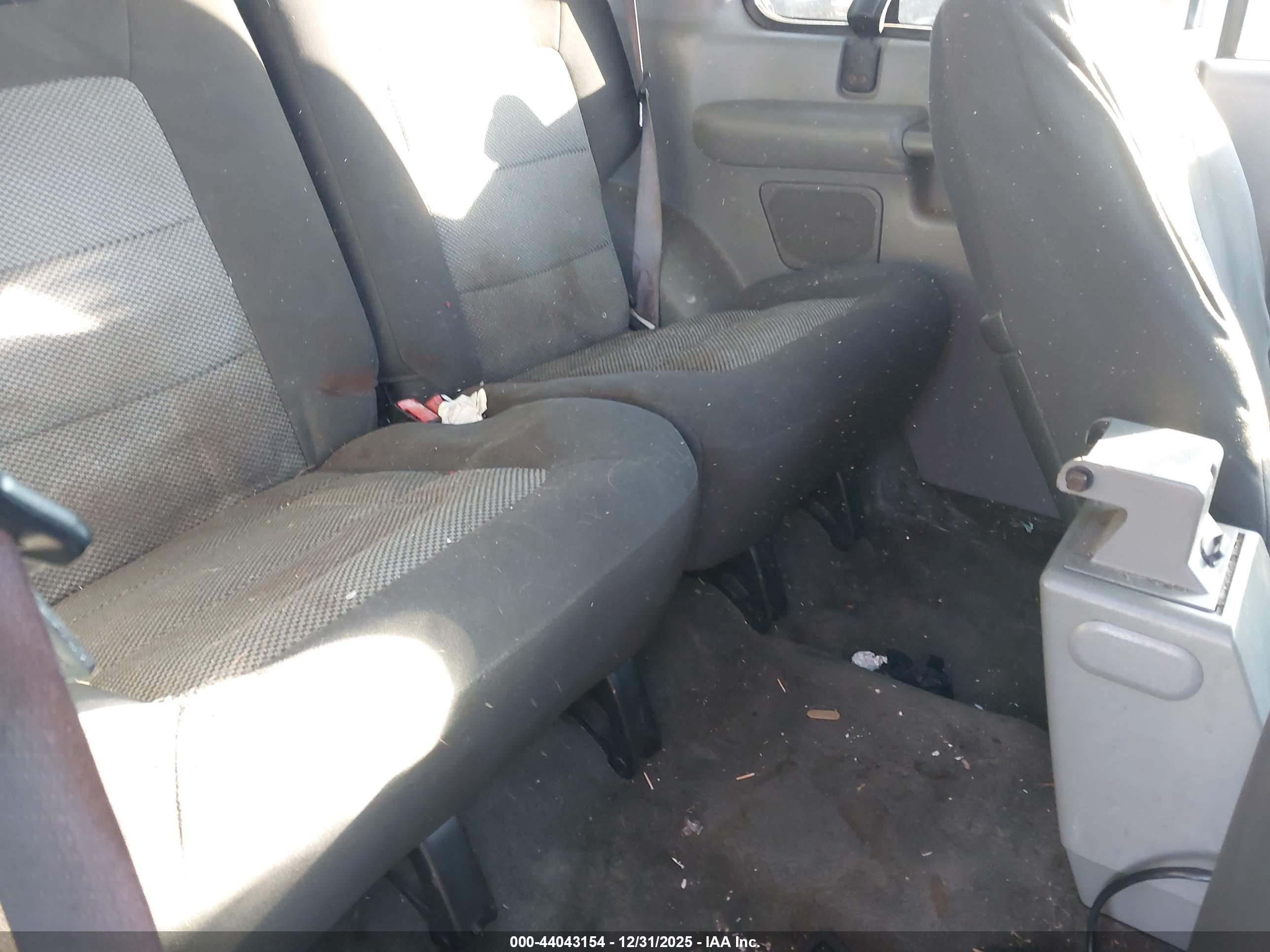 FORD EXPLORER image 8