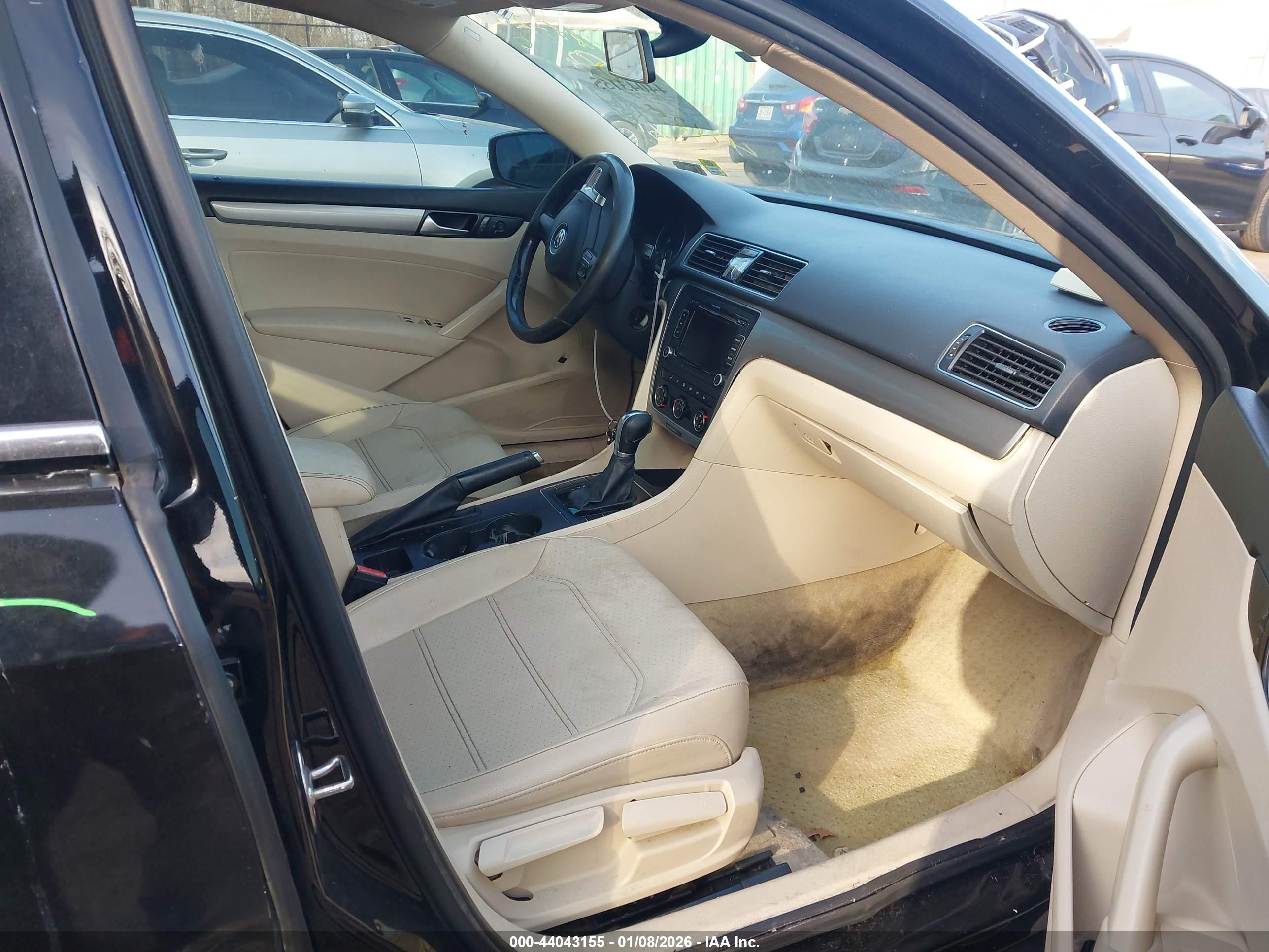 VOLKSWAGEN PASSAT image 5