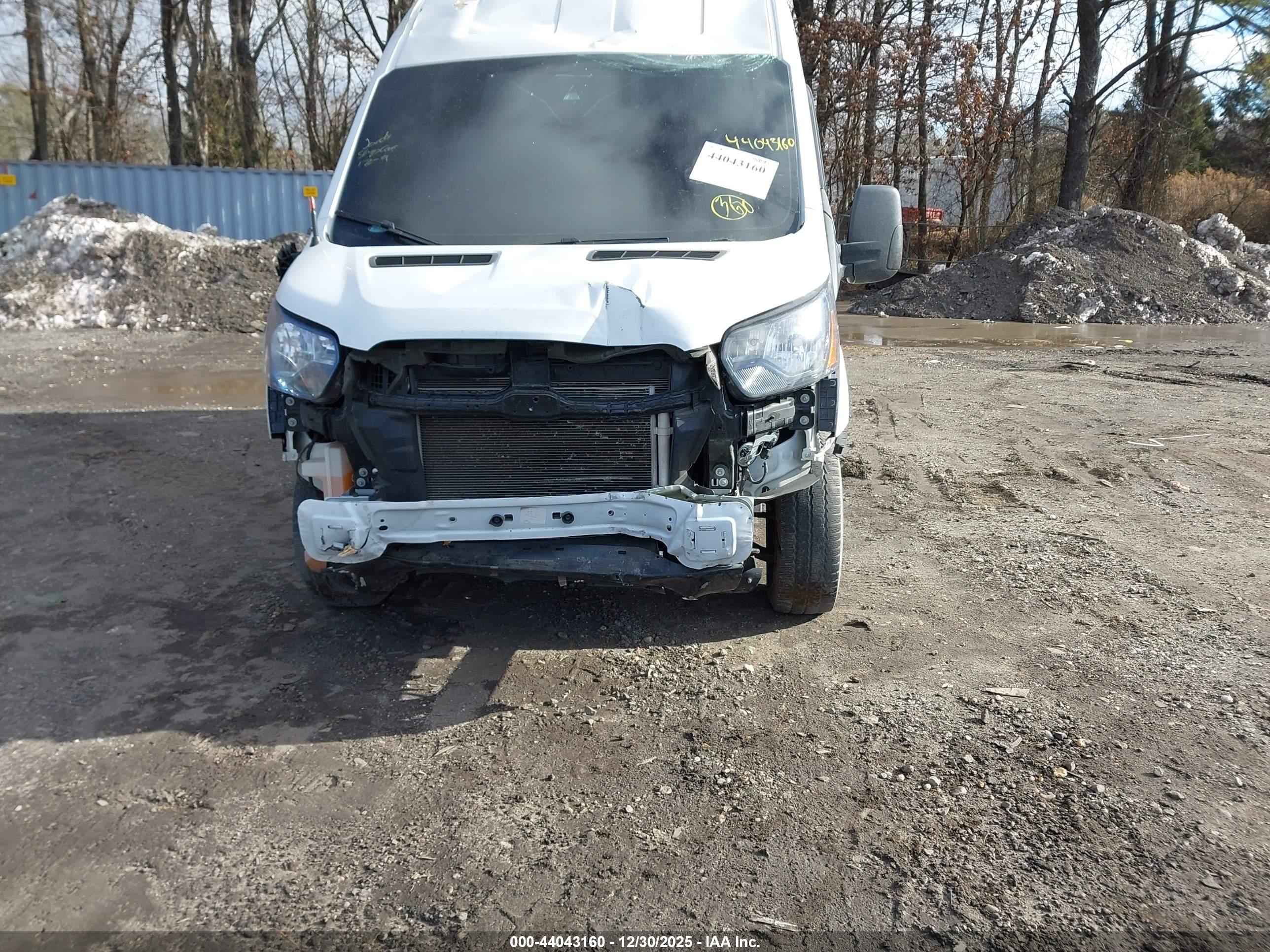 FORD TRANSIT-250 image 6