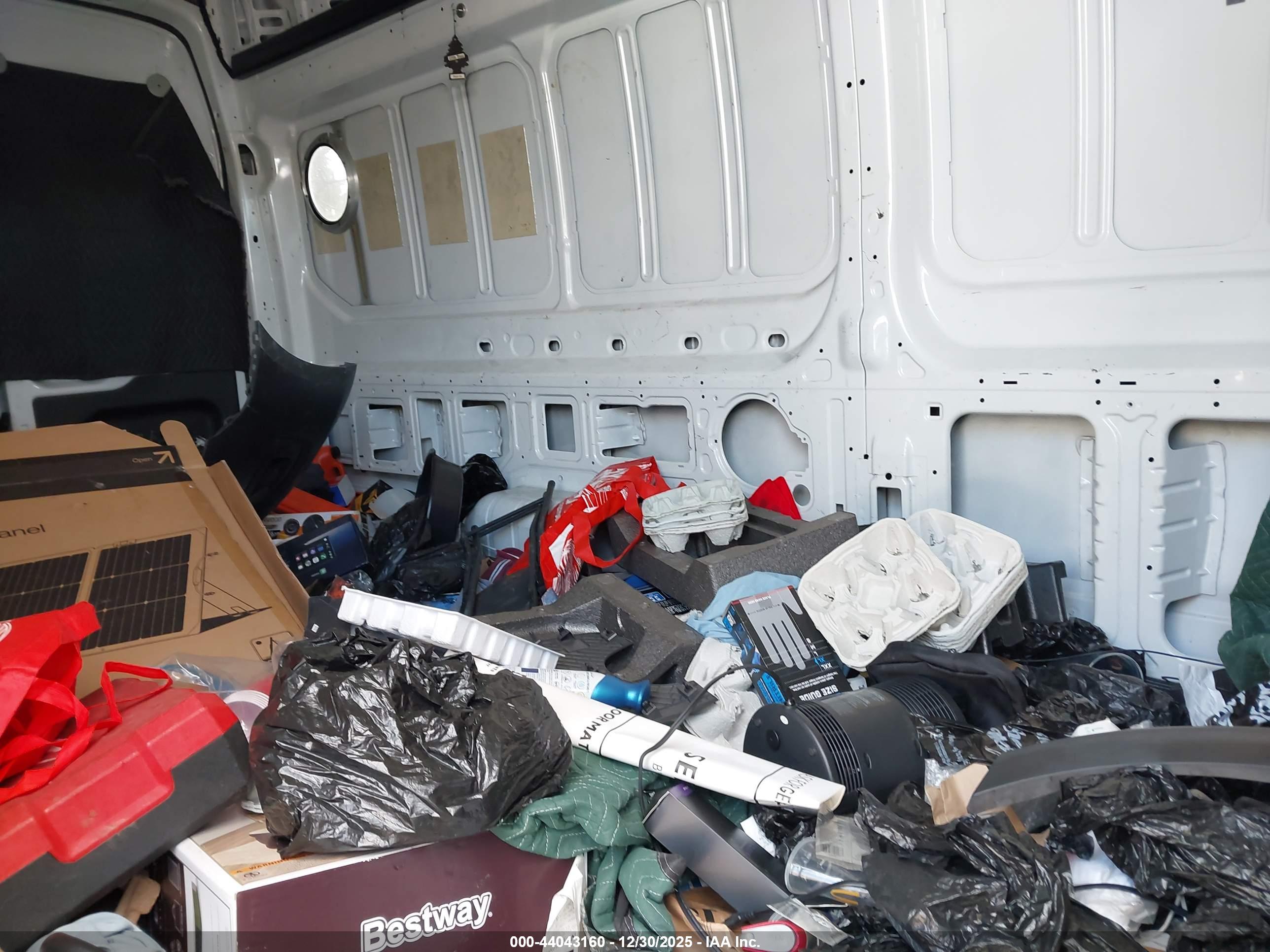 FORD TRANSIT-250 image 8