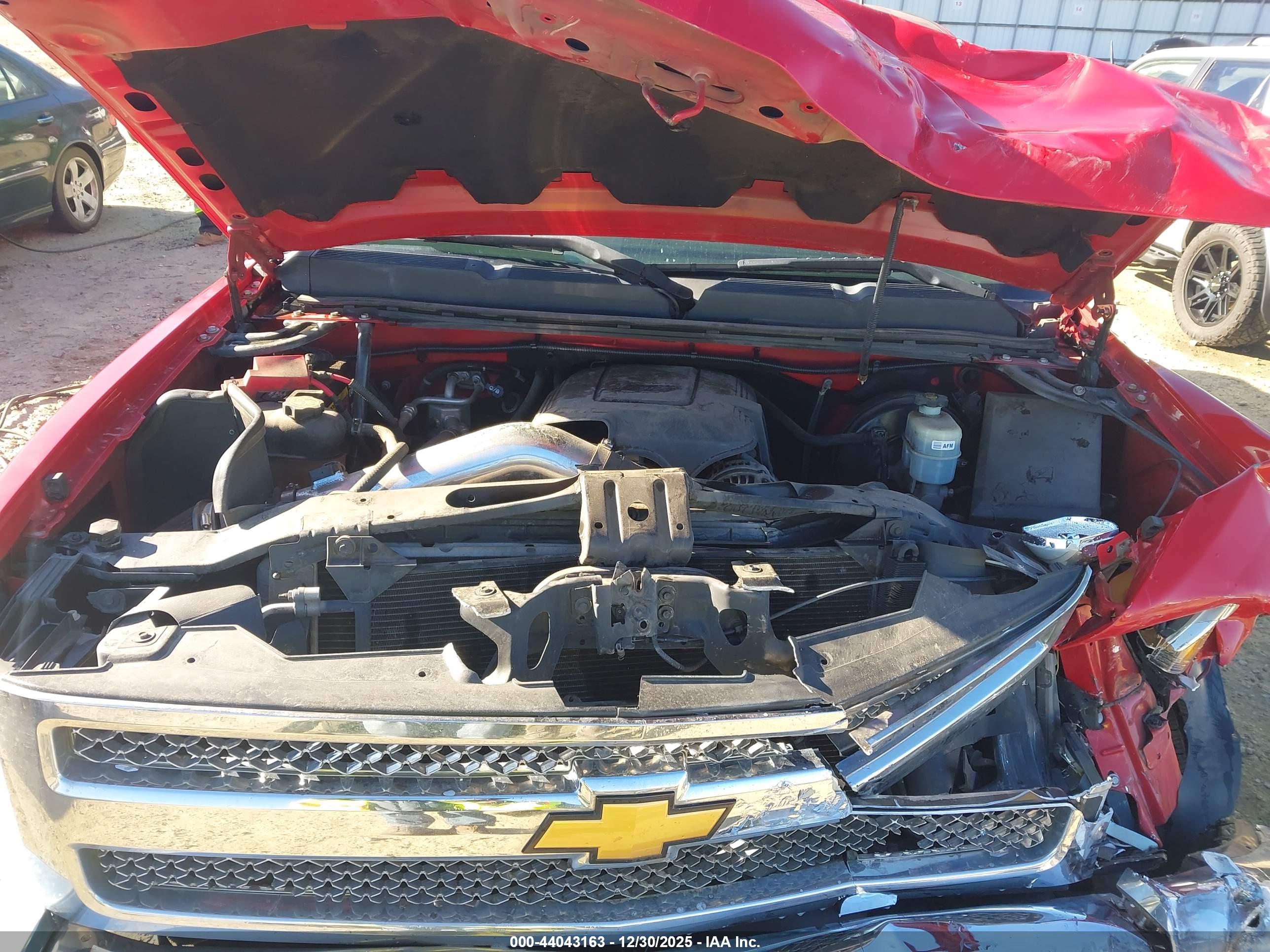 CHEVROLET SILVERADO image 10