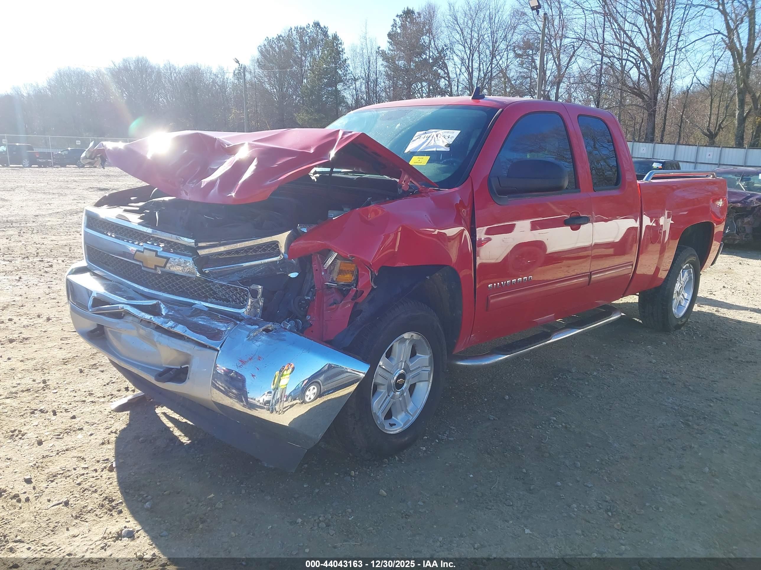 CHEVROLET SILVERADO image 2