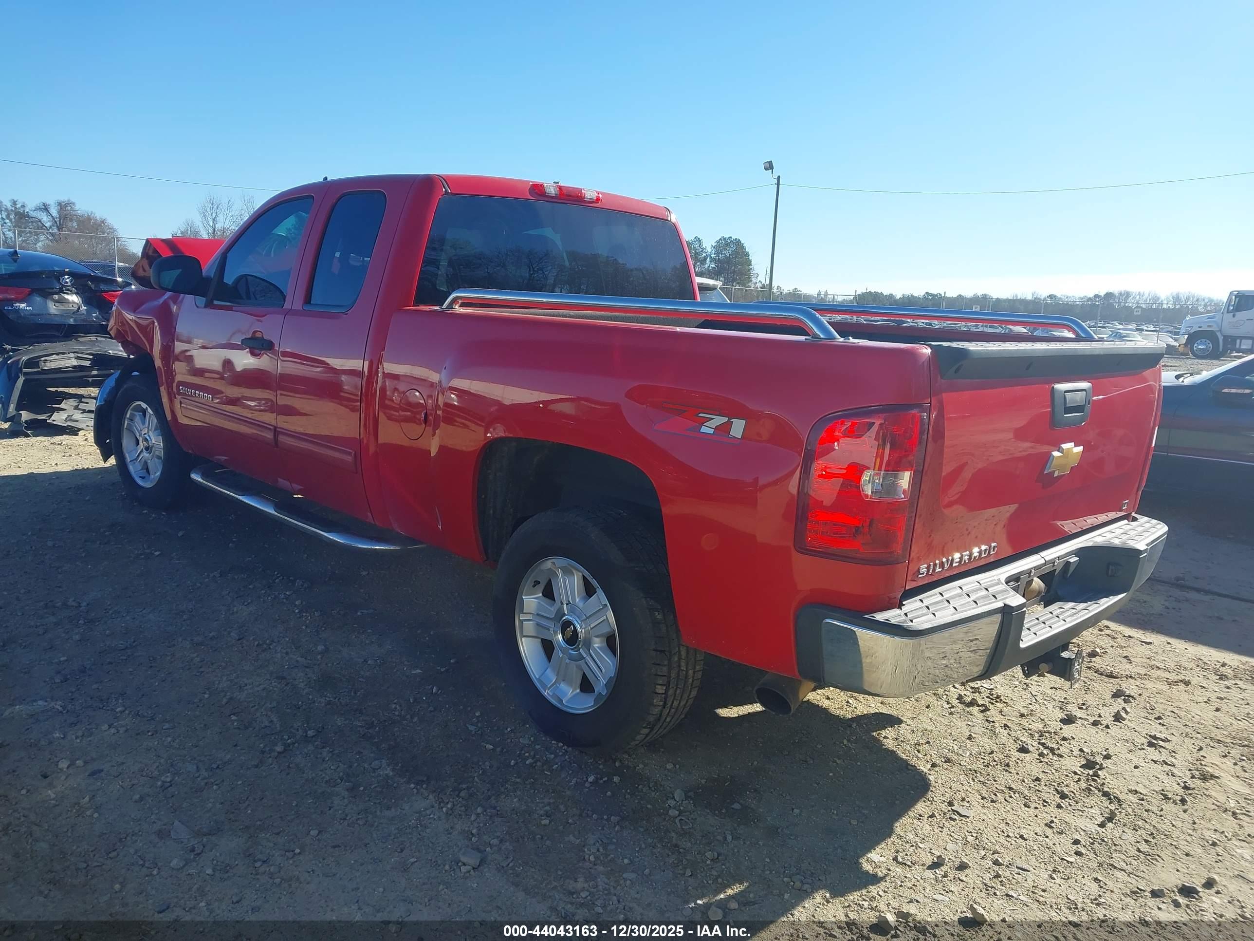 CHEVROLET SILVERADO image 3