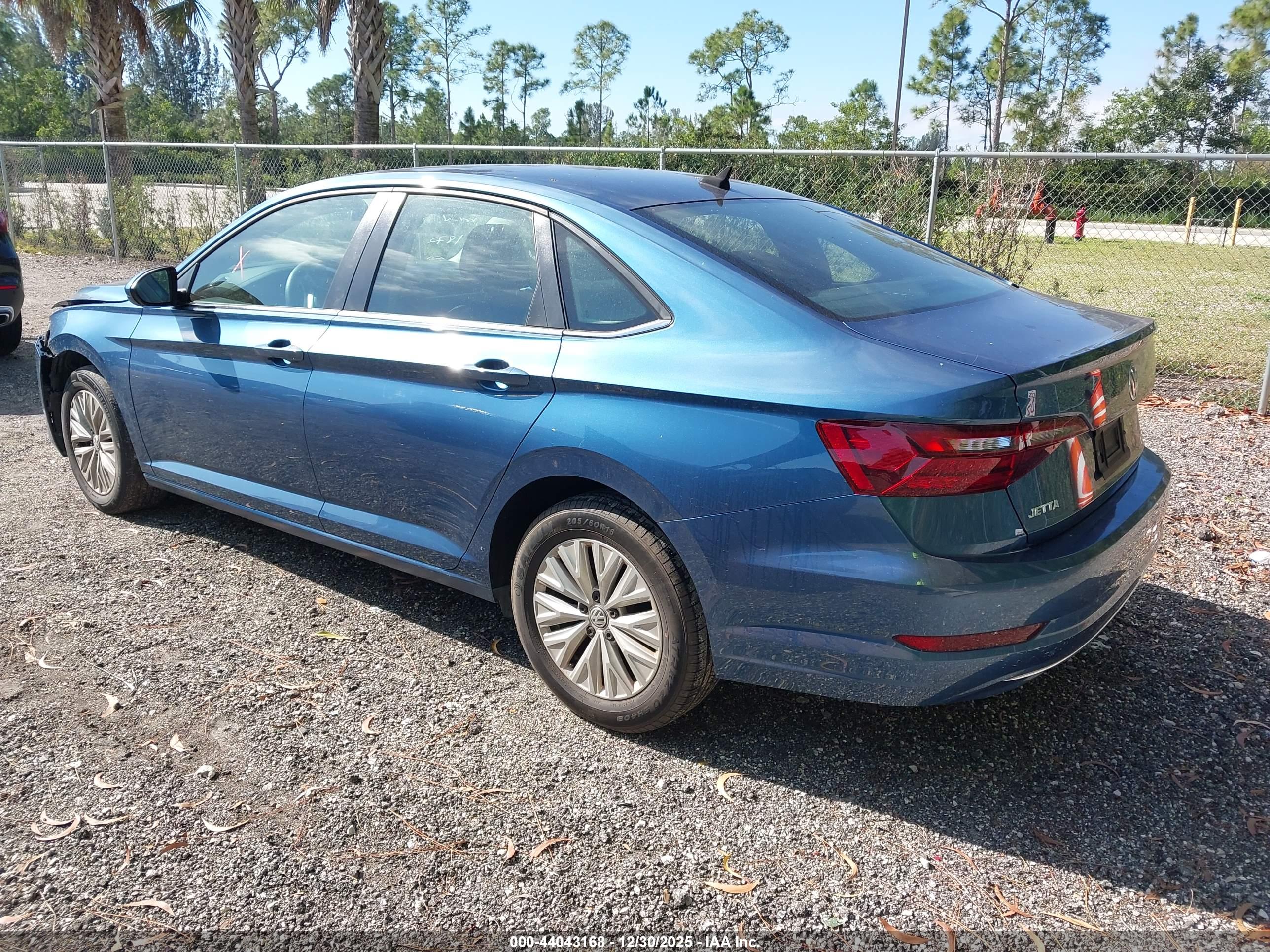 VOLKSWAGEN JETTA image 3