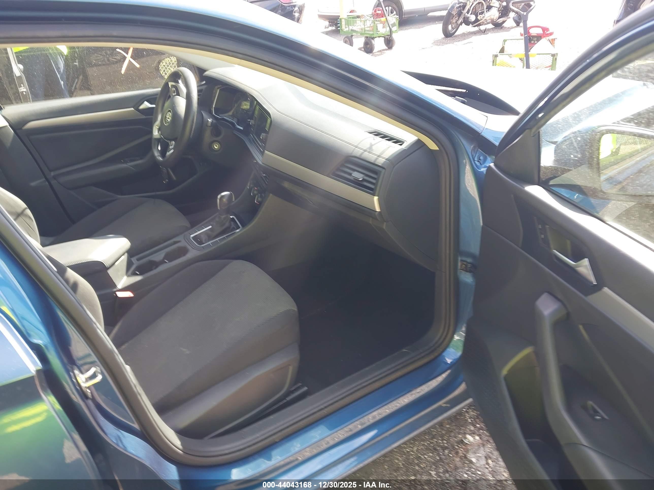 VOLKSWAGEN JETTA image 5