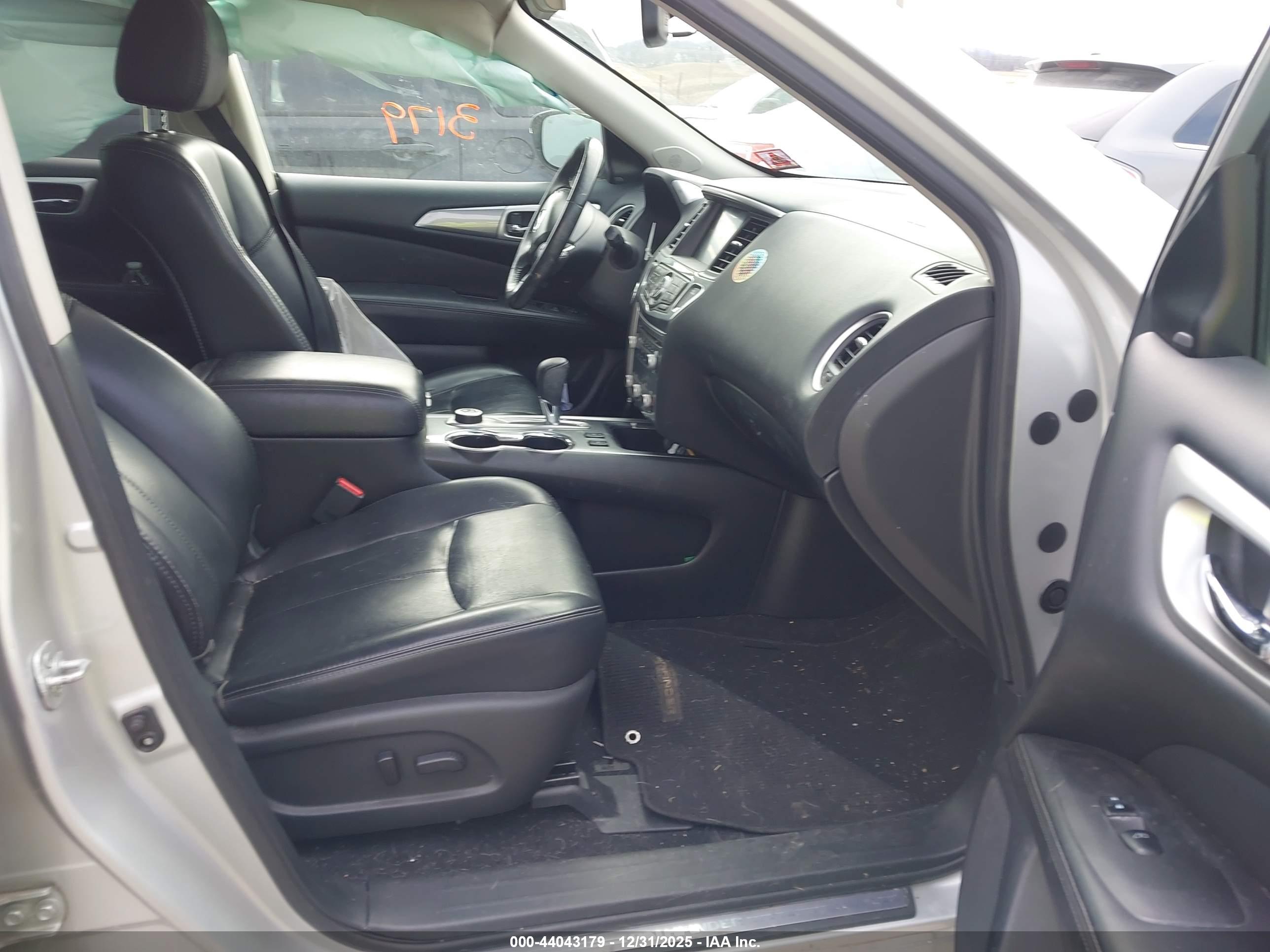NISSAN PATHFINDER image 5