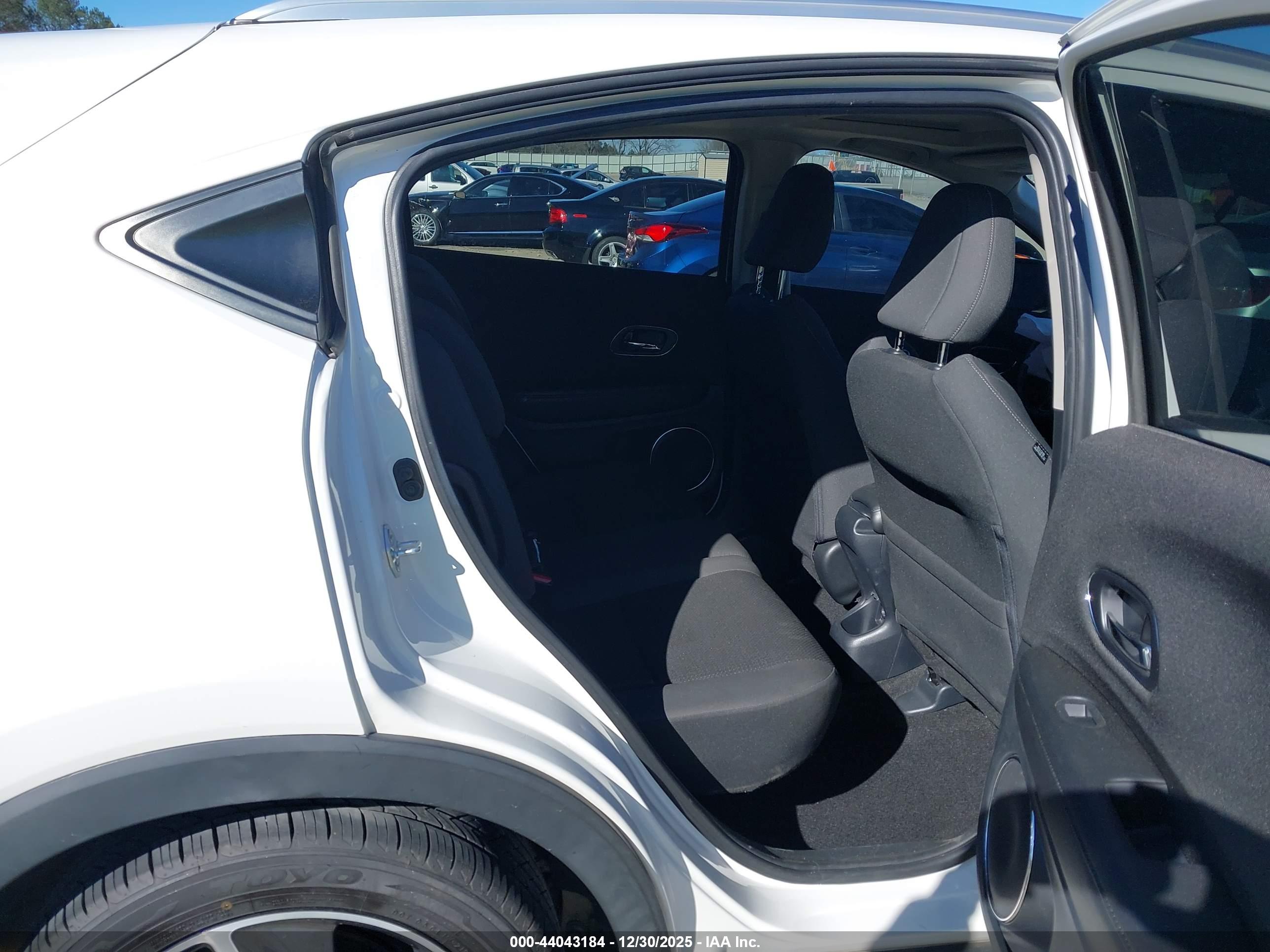 HONDA HR-V image 8
