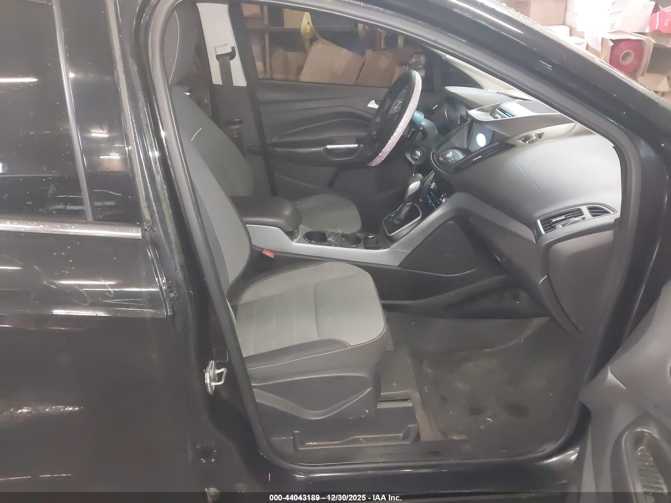 FORD ESCAPE image 5