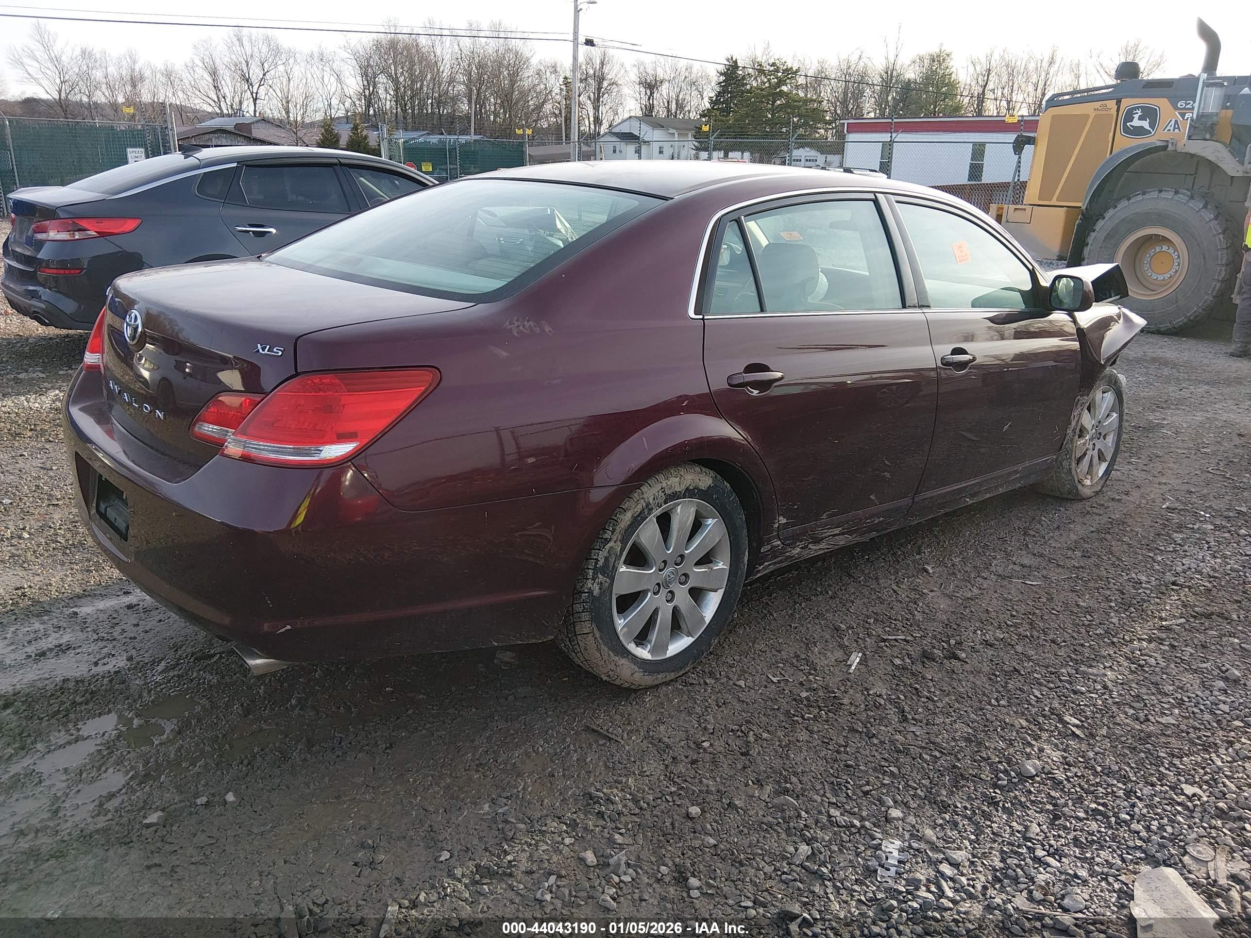 TOYOTA AVALON image 4