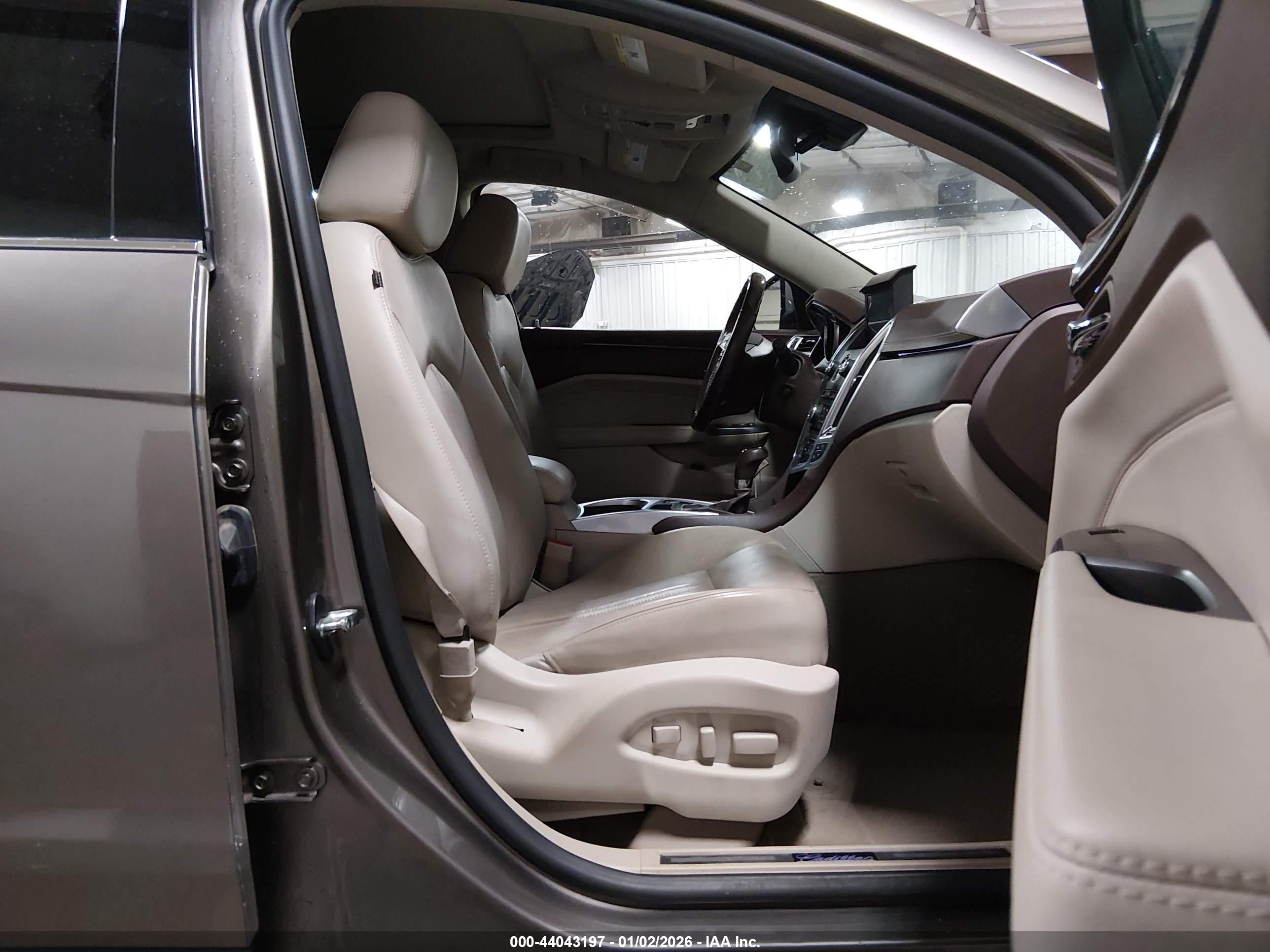 CADILLAC SRX image 5