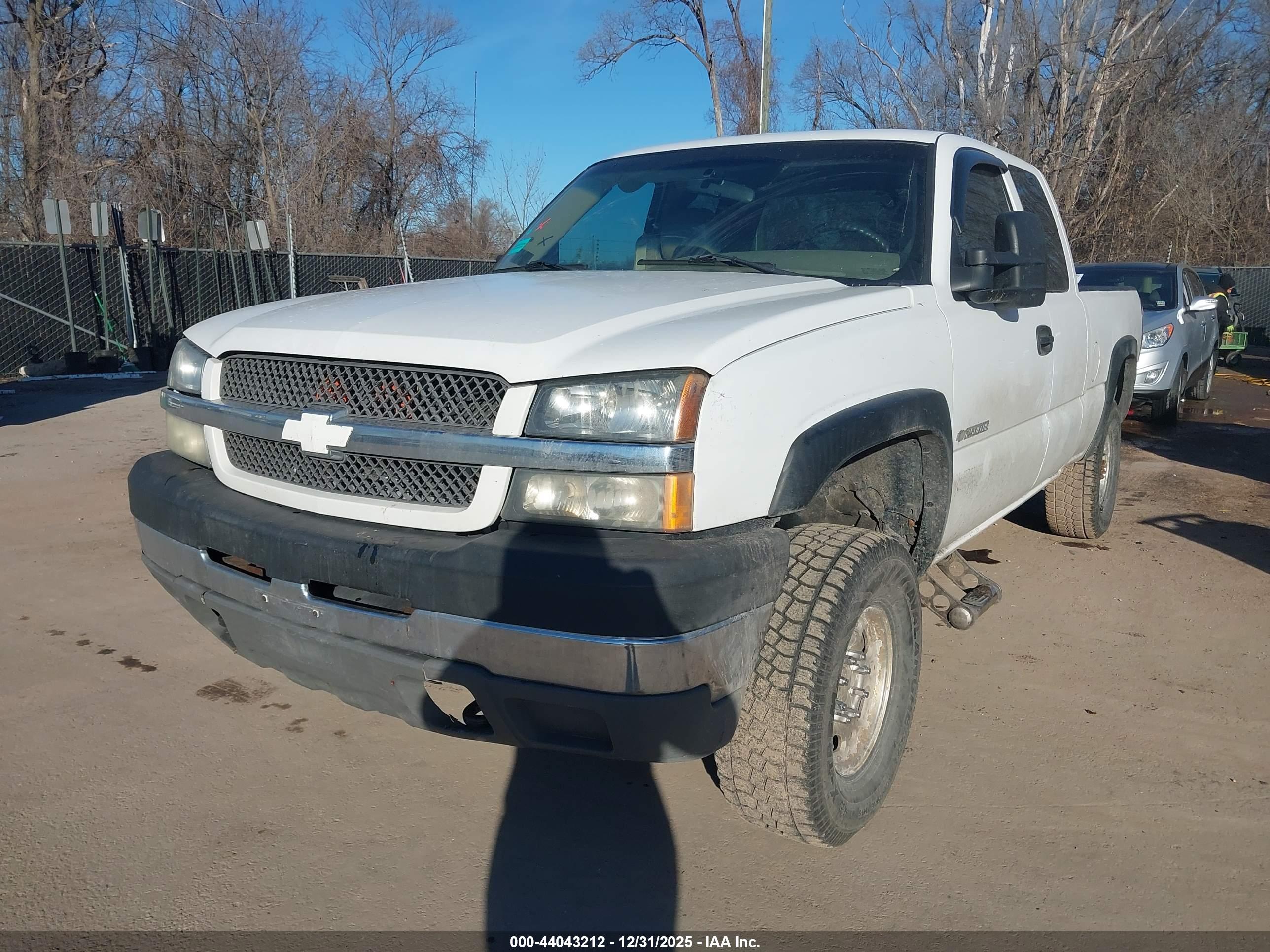 CHEVROLET SILVERADO image 2