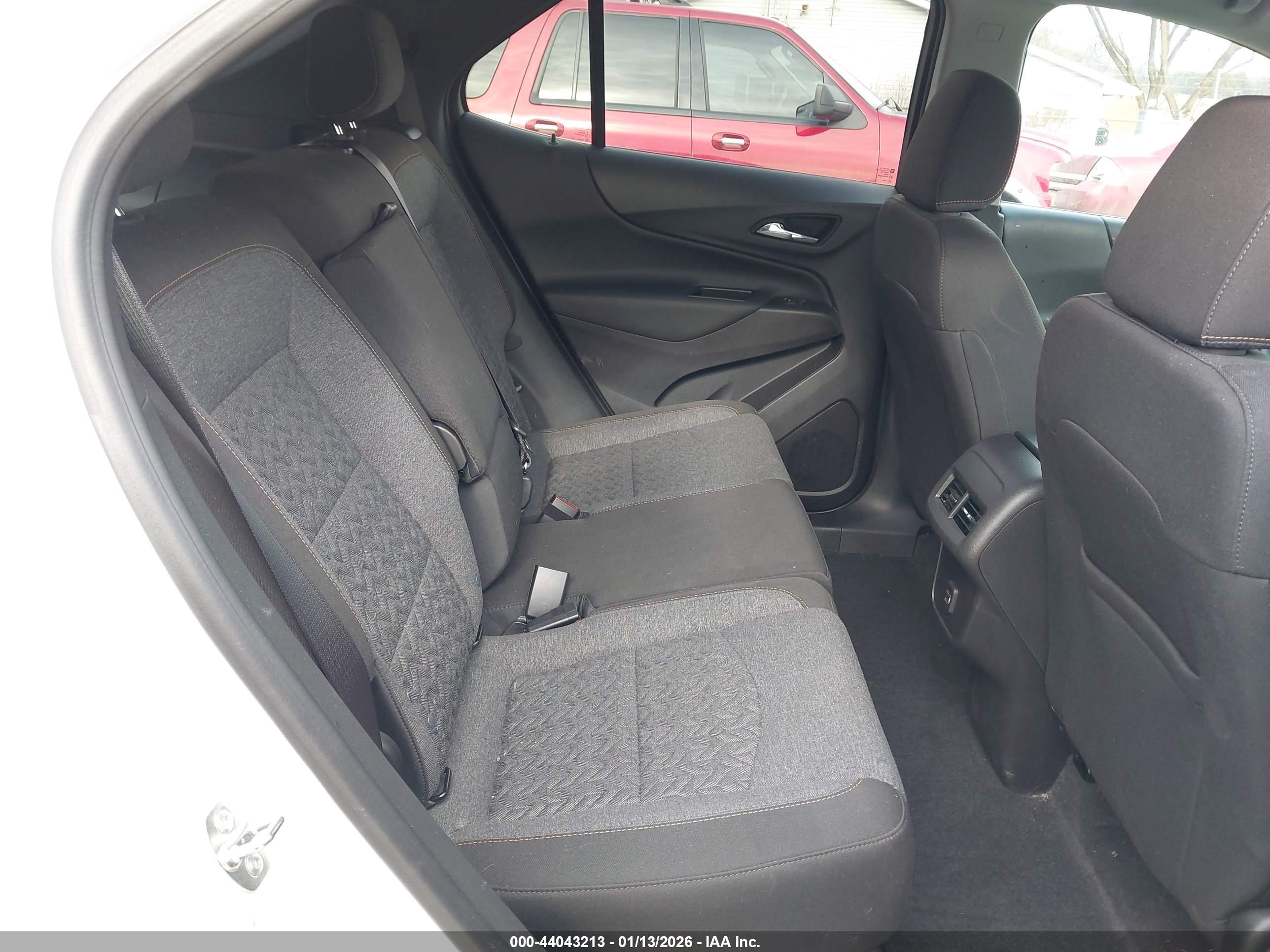 CHEVROLET EQUINOX image 8