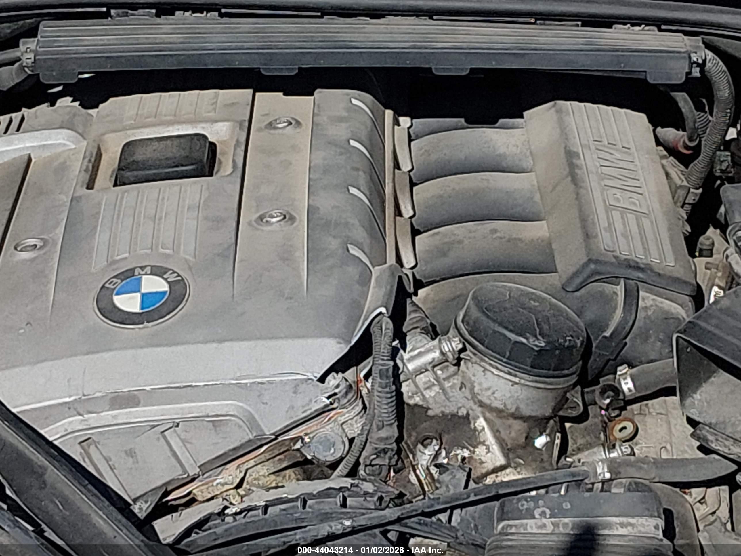 BMW 325XI image 10