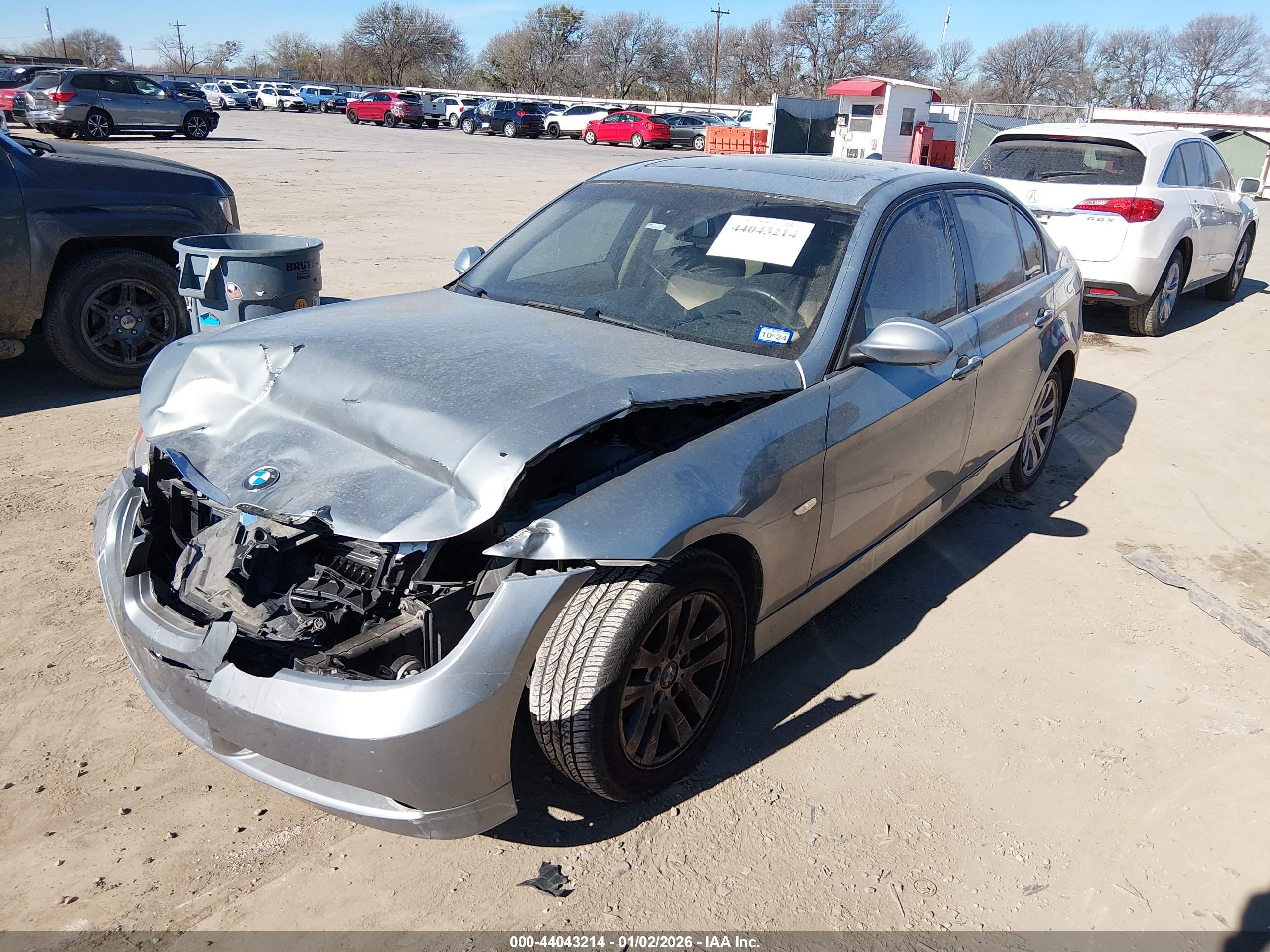 BMW 325XI image 2