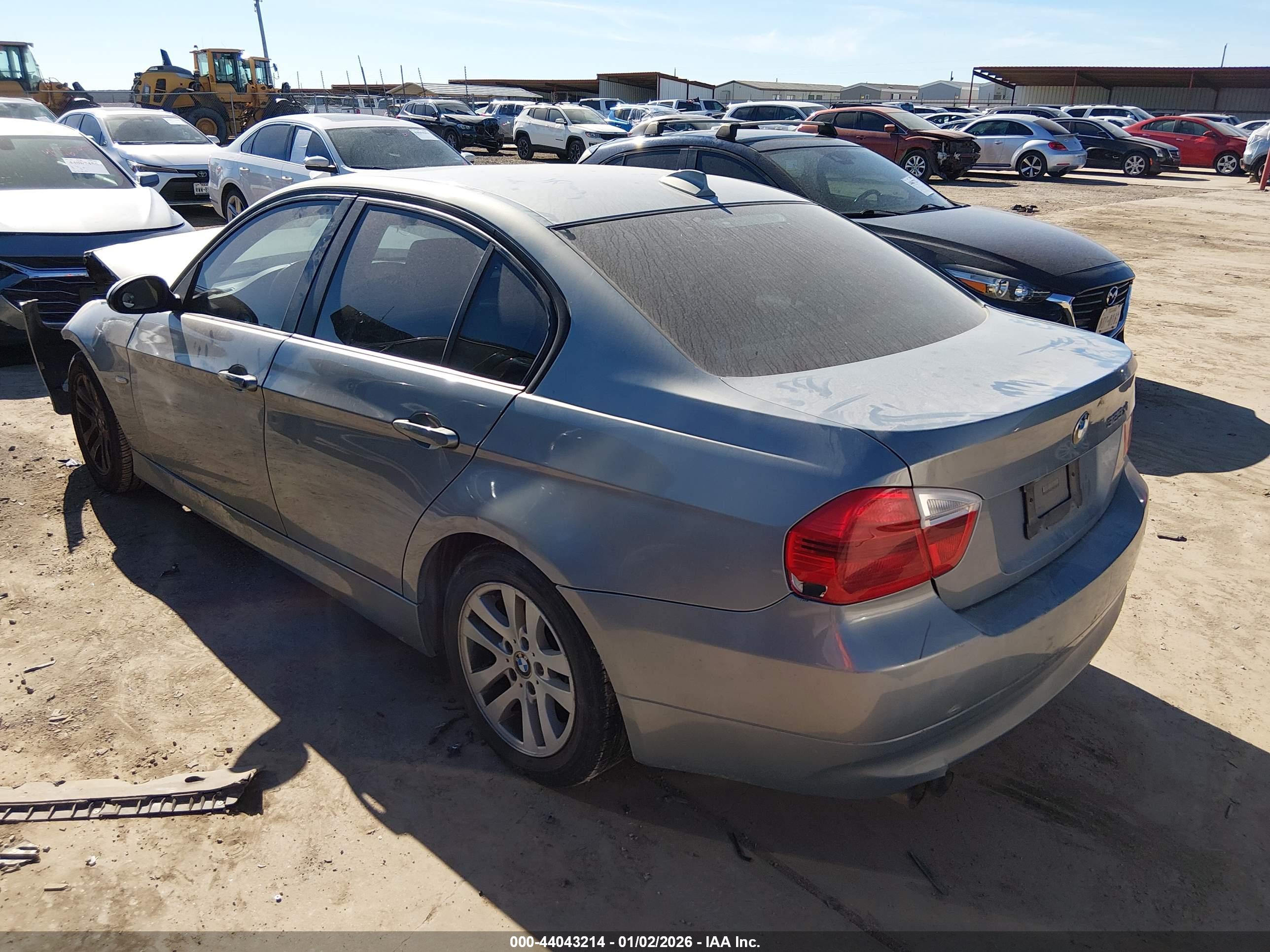BMW 325XI image 3