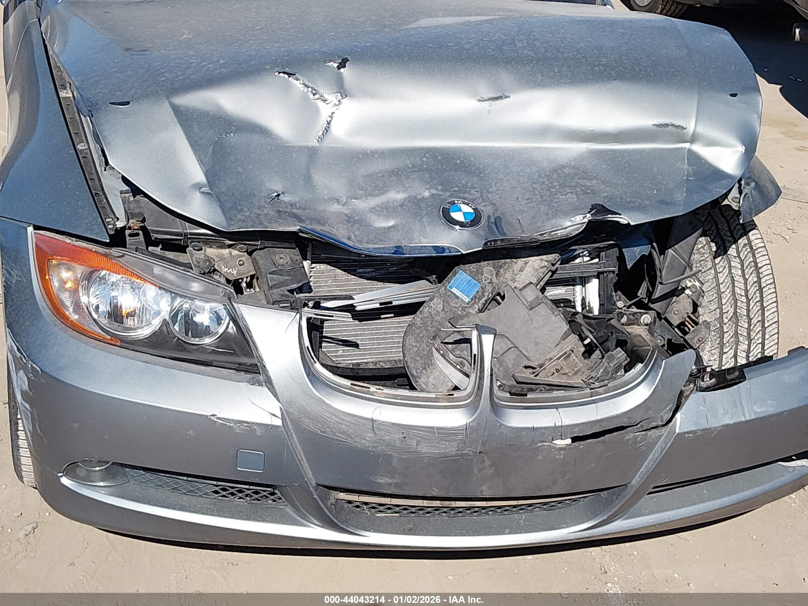 BMW 325XI image 6