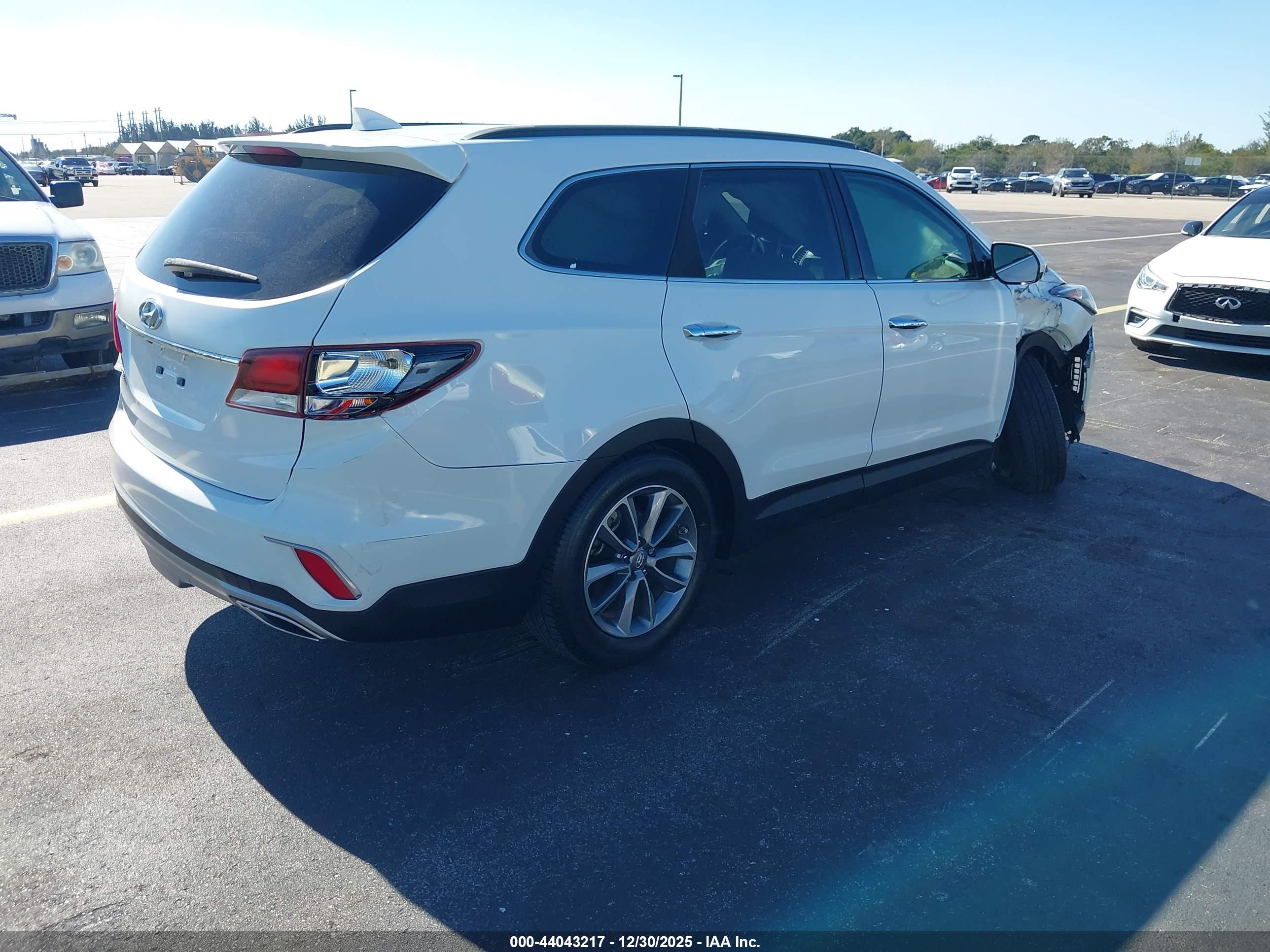 HYUNDAI SANTA image 4