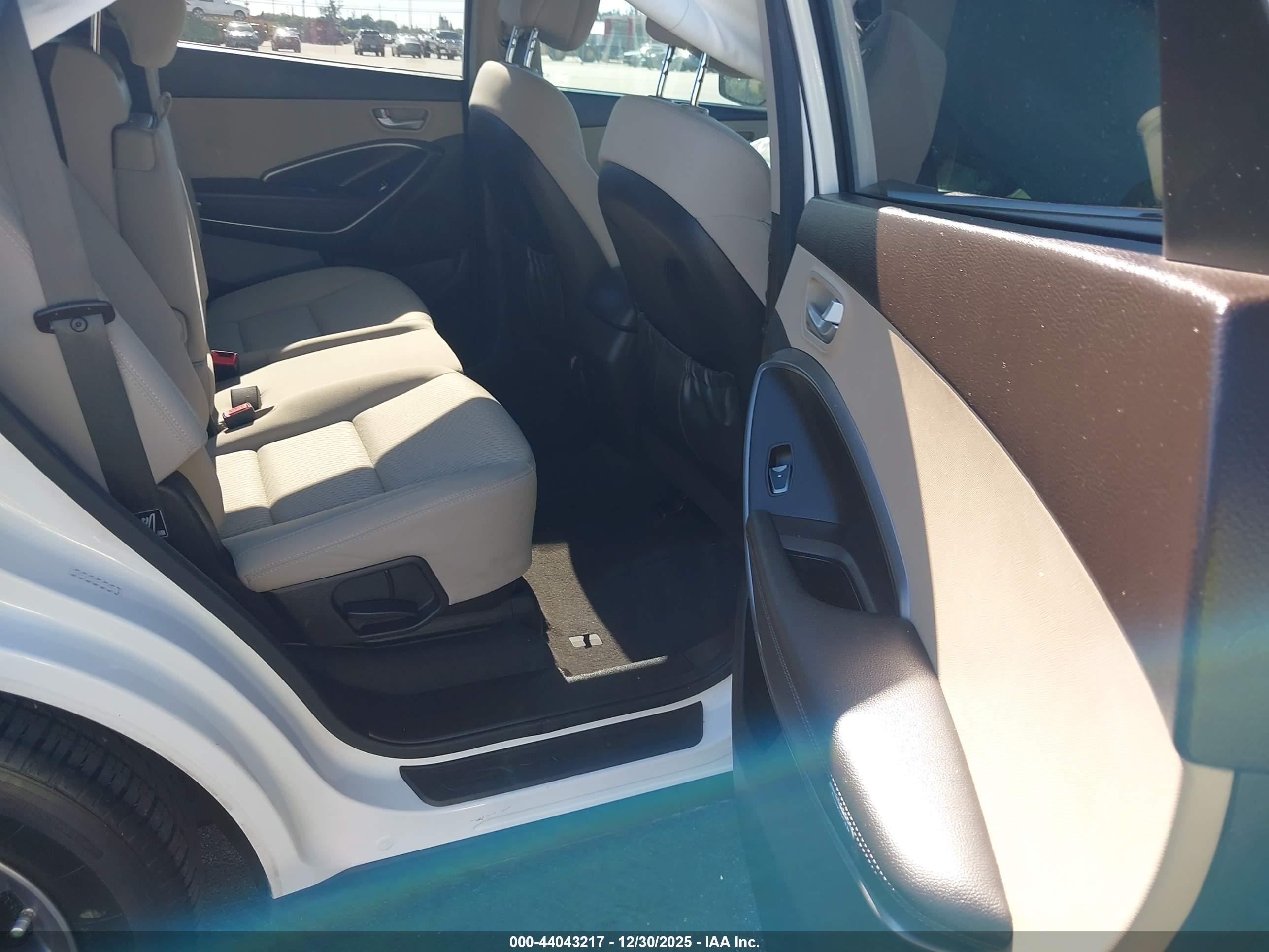 HYUNDAI SANTA image 8