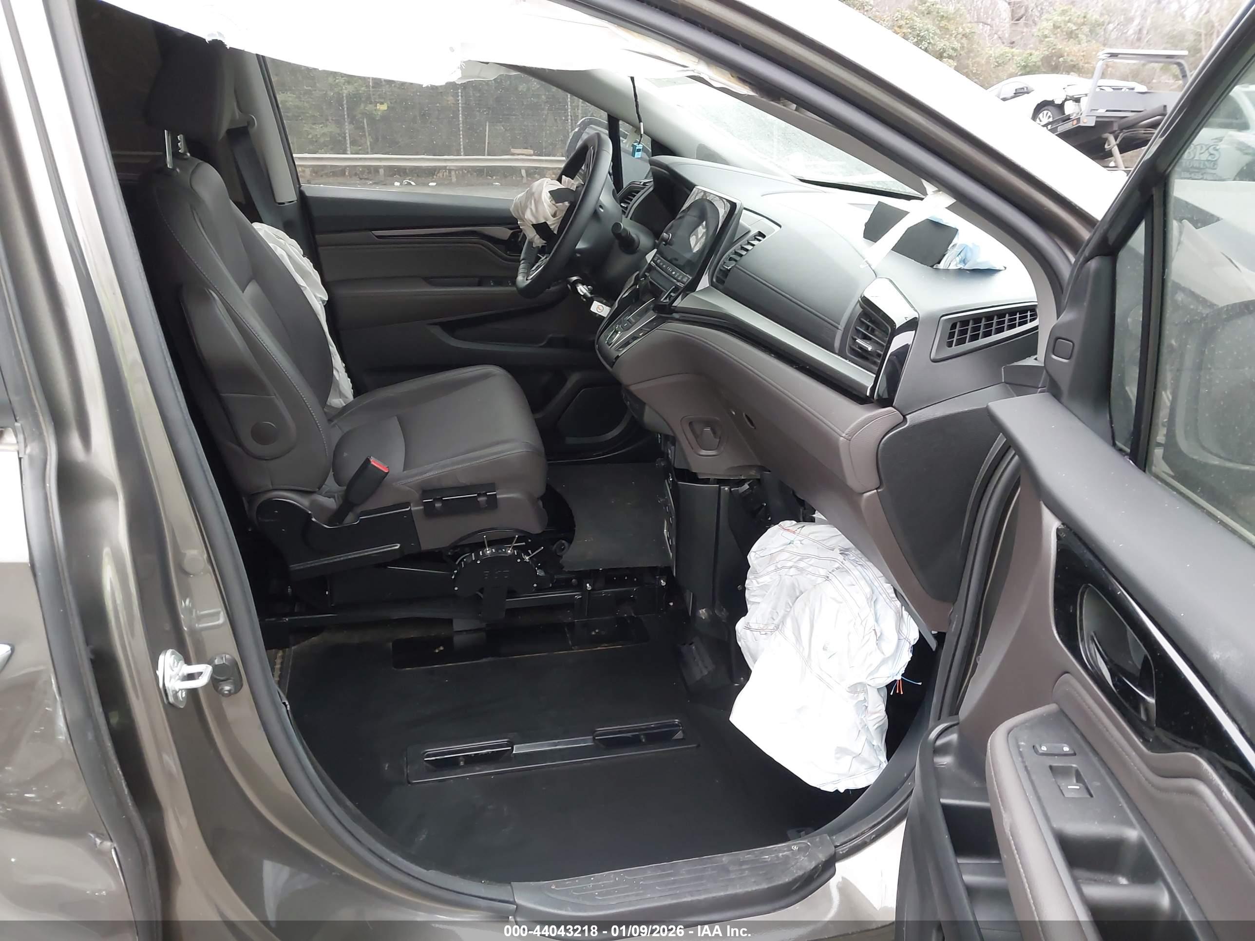 HONDA ODYSSEY image 5