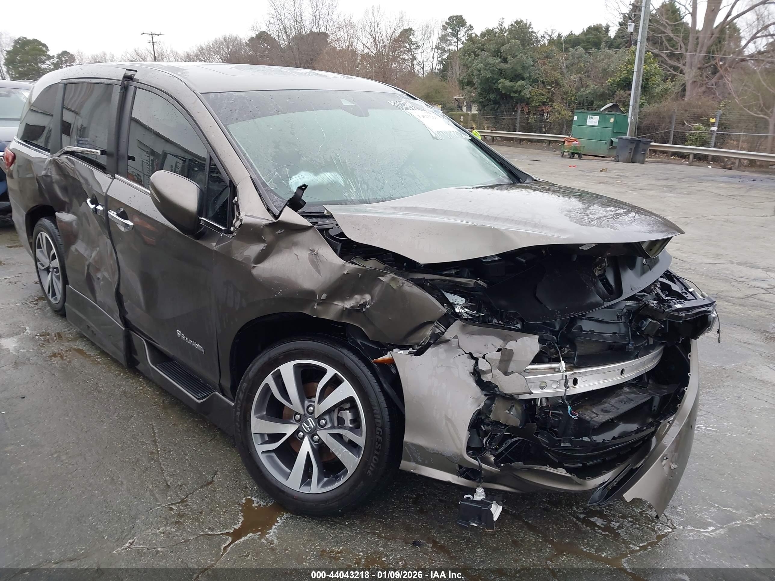 HONDA ODYSSEY image 6