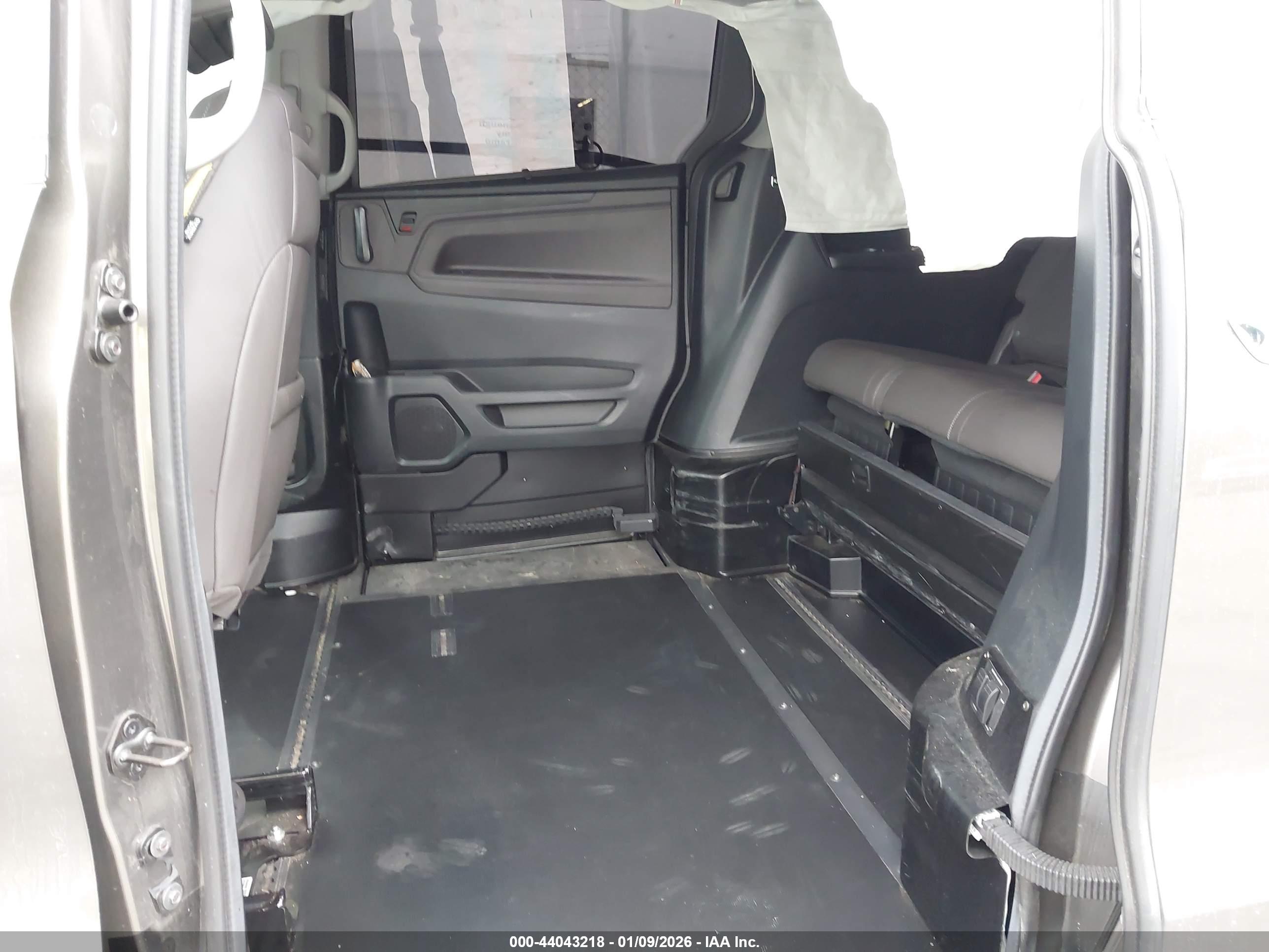 HONDA ODYSSEY image 8