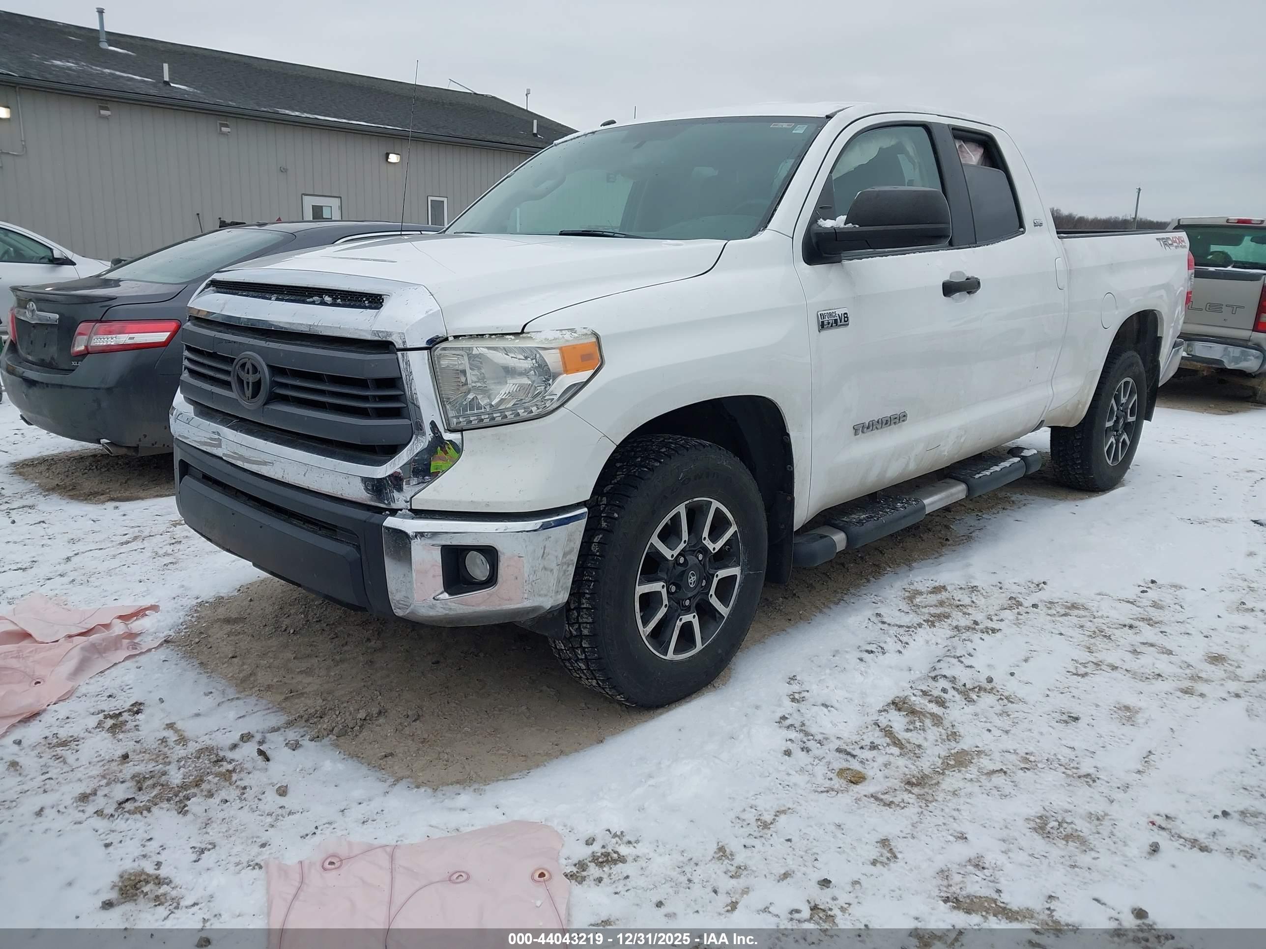 TOYOTA TUNDRA image 2