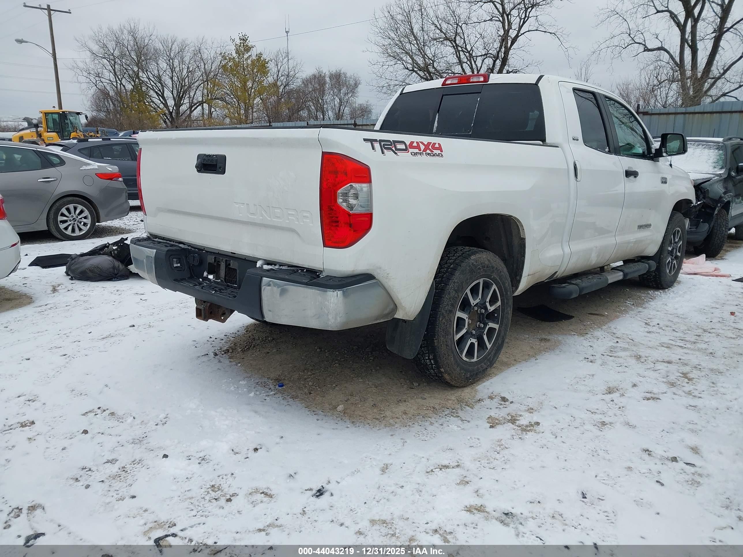 TOYOTA TUNDRA image 4
