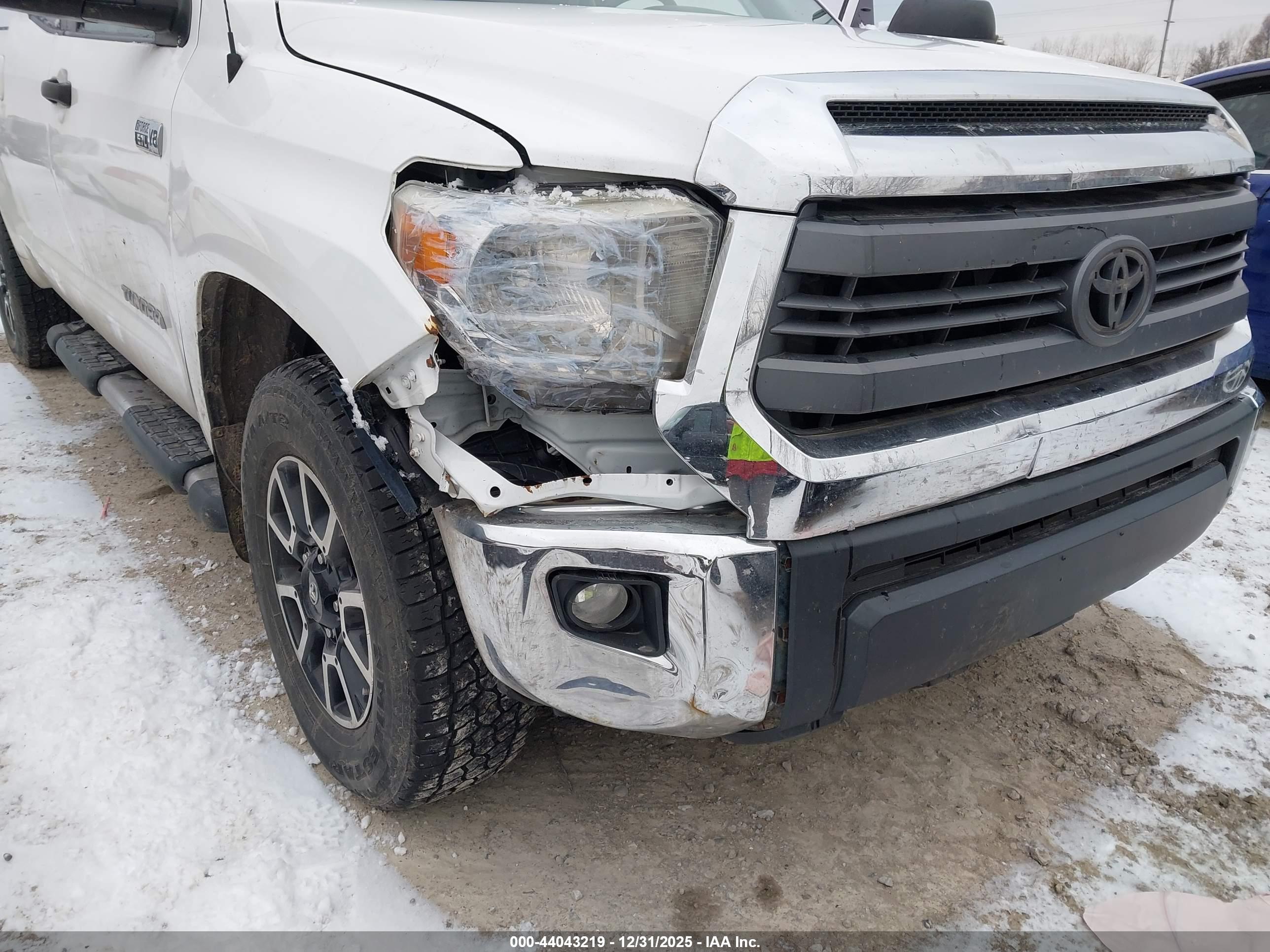 TOYOTA TUNDRA image 6