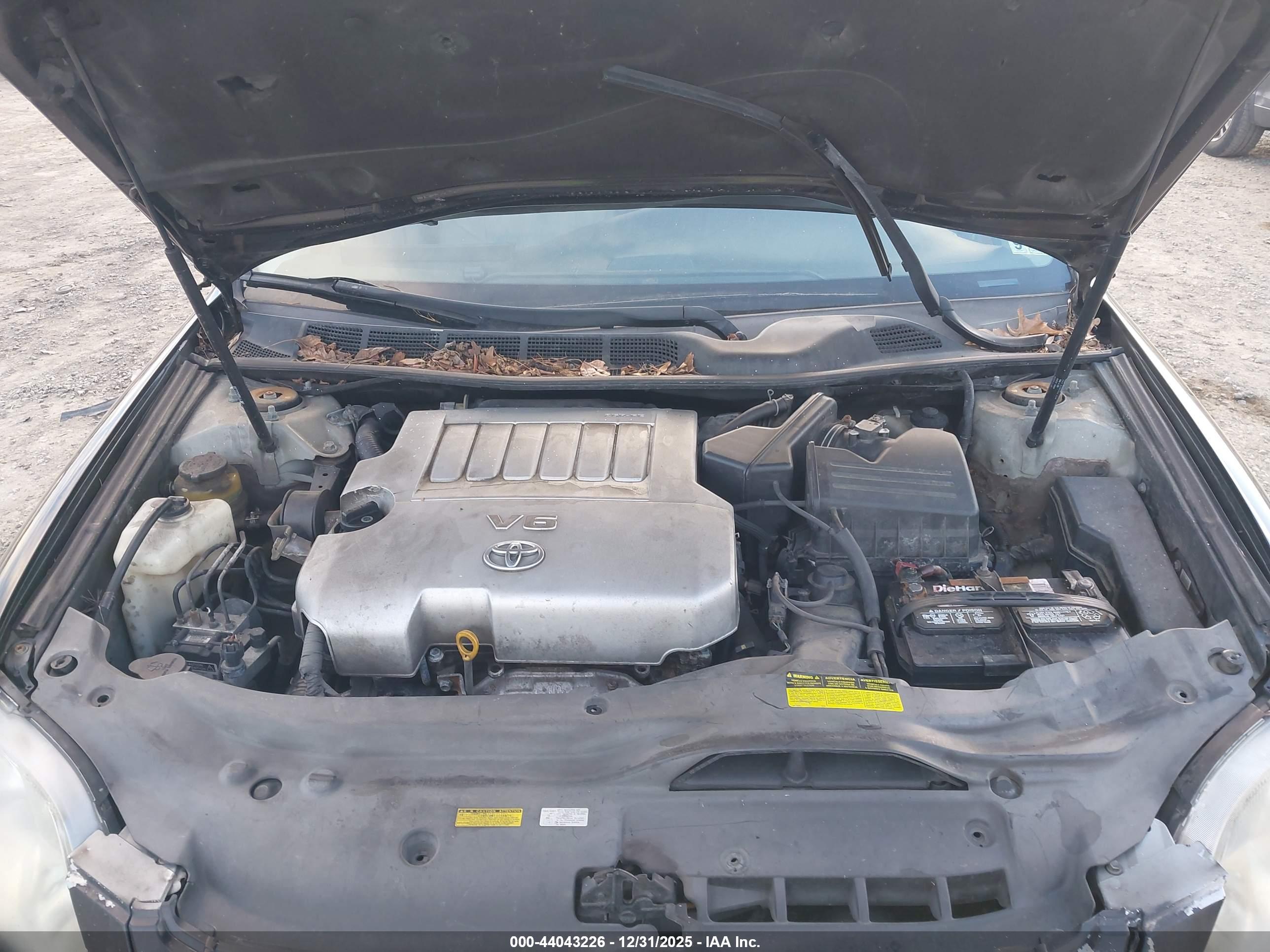 TOYOTA AVALON image 10