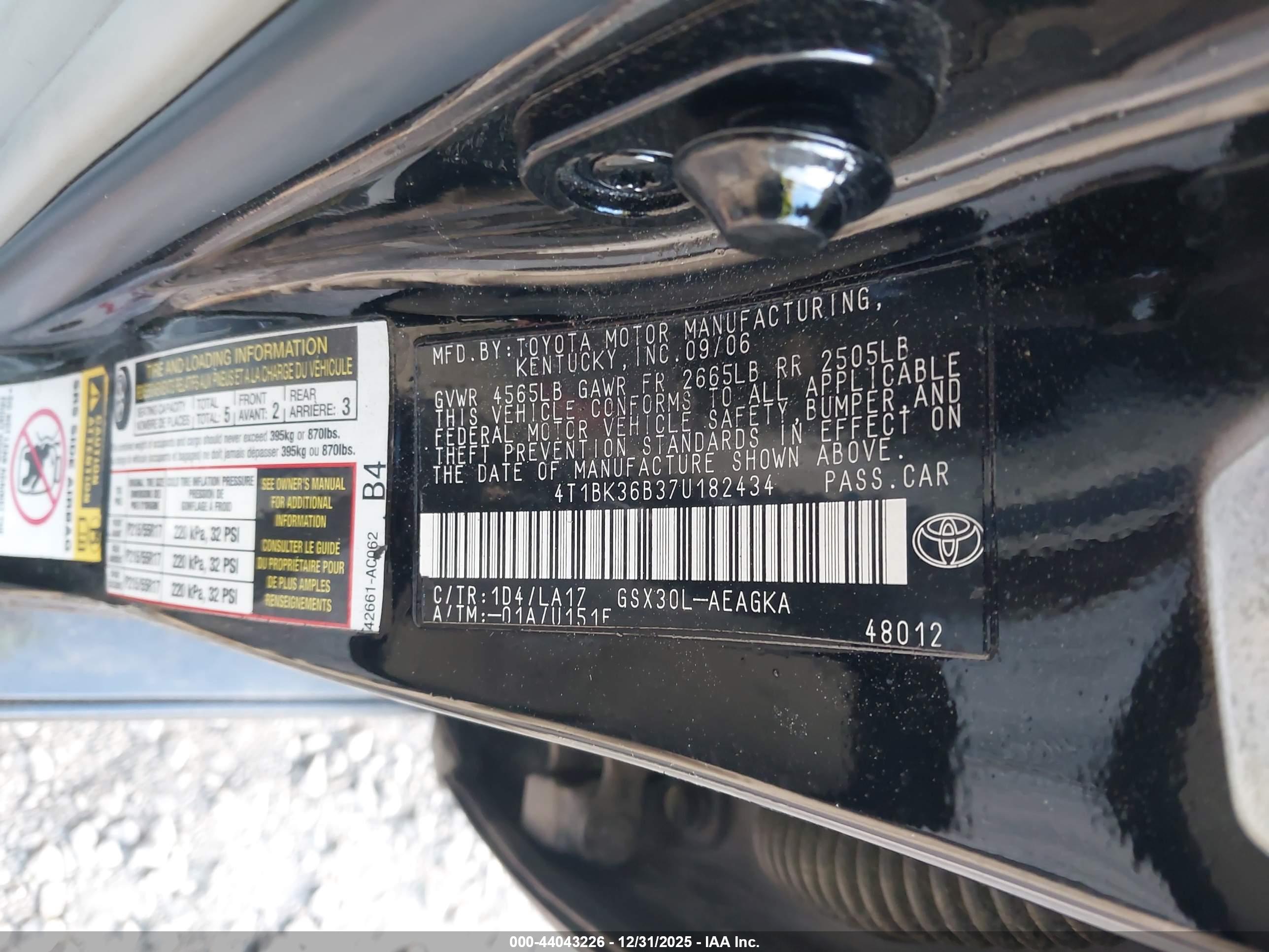 TOYOTA AVALON image 9