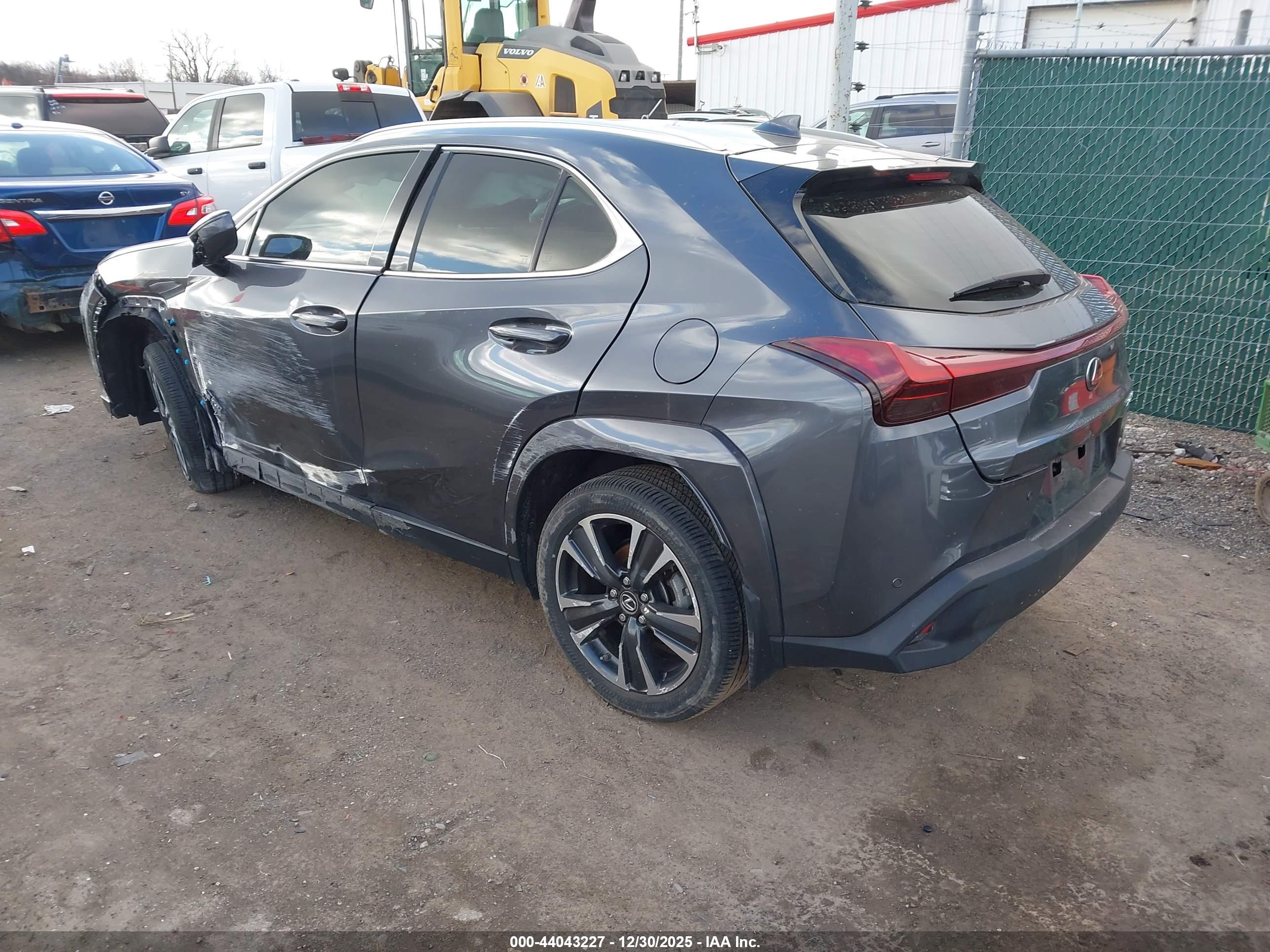 LEXUS UX image 3