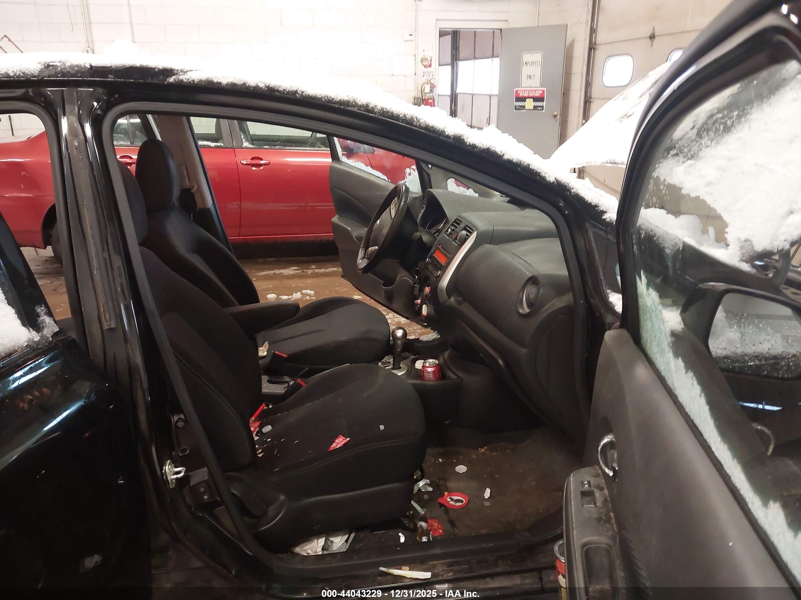 NISSAN VERSA image 5