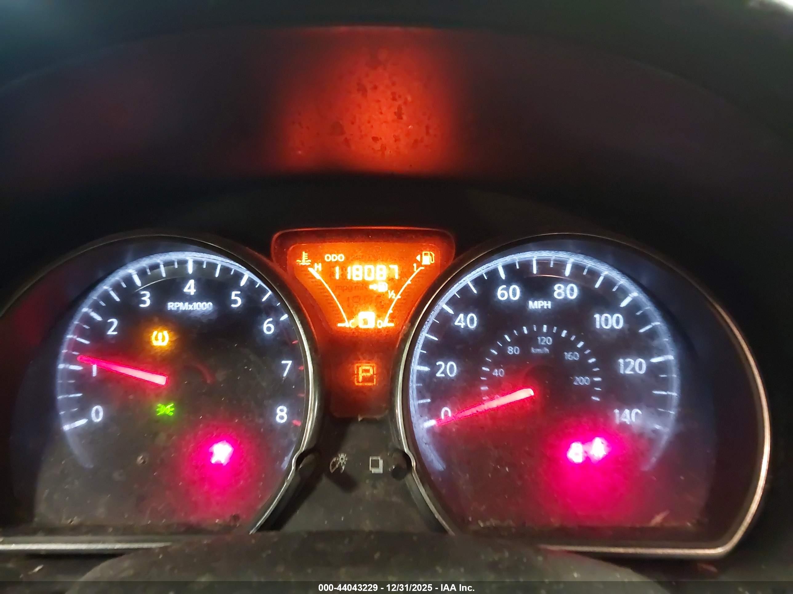 NISSAN VERSA image 7