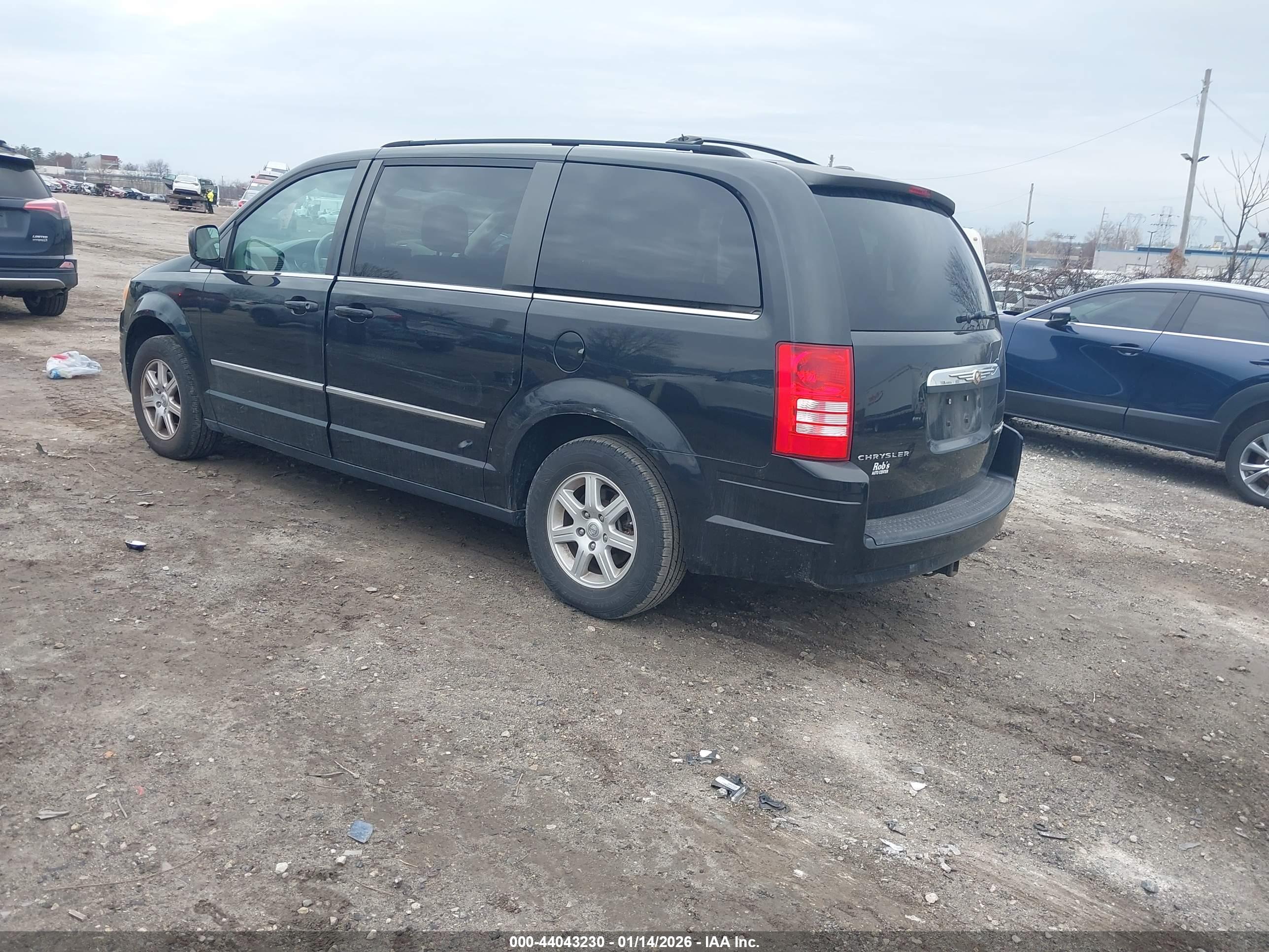 CHRYSLER TOWN image 3