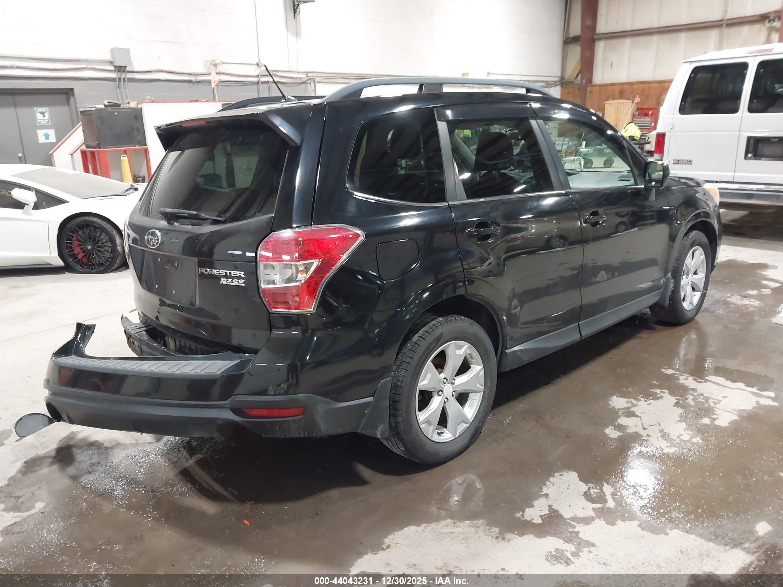 SUBARU FORESTER image 4