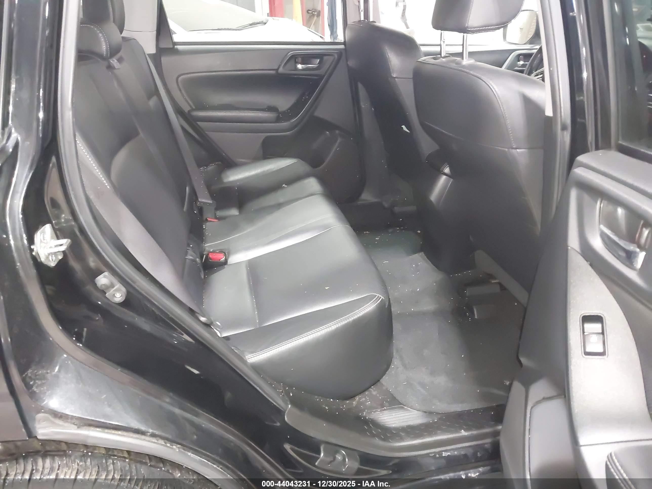 SUBARU FORESTER image 8