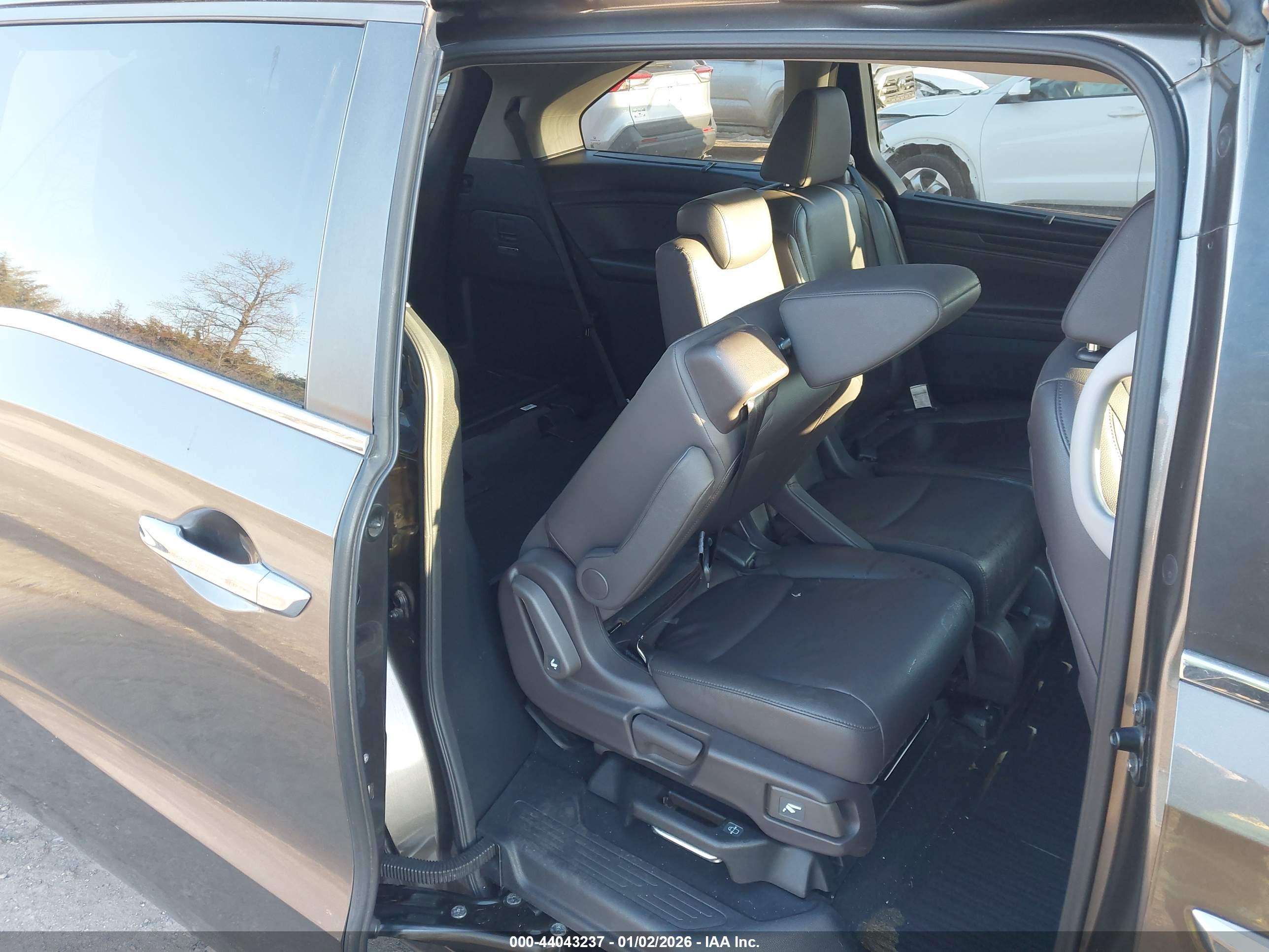HONDA ODYSSEY image 8