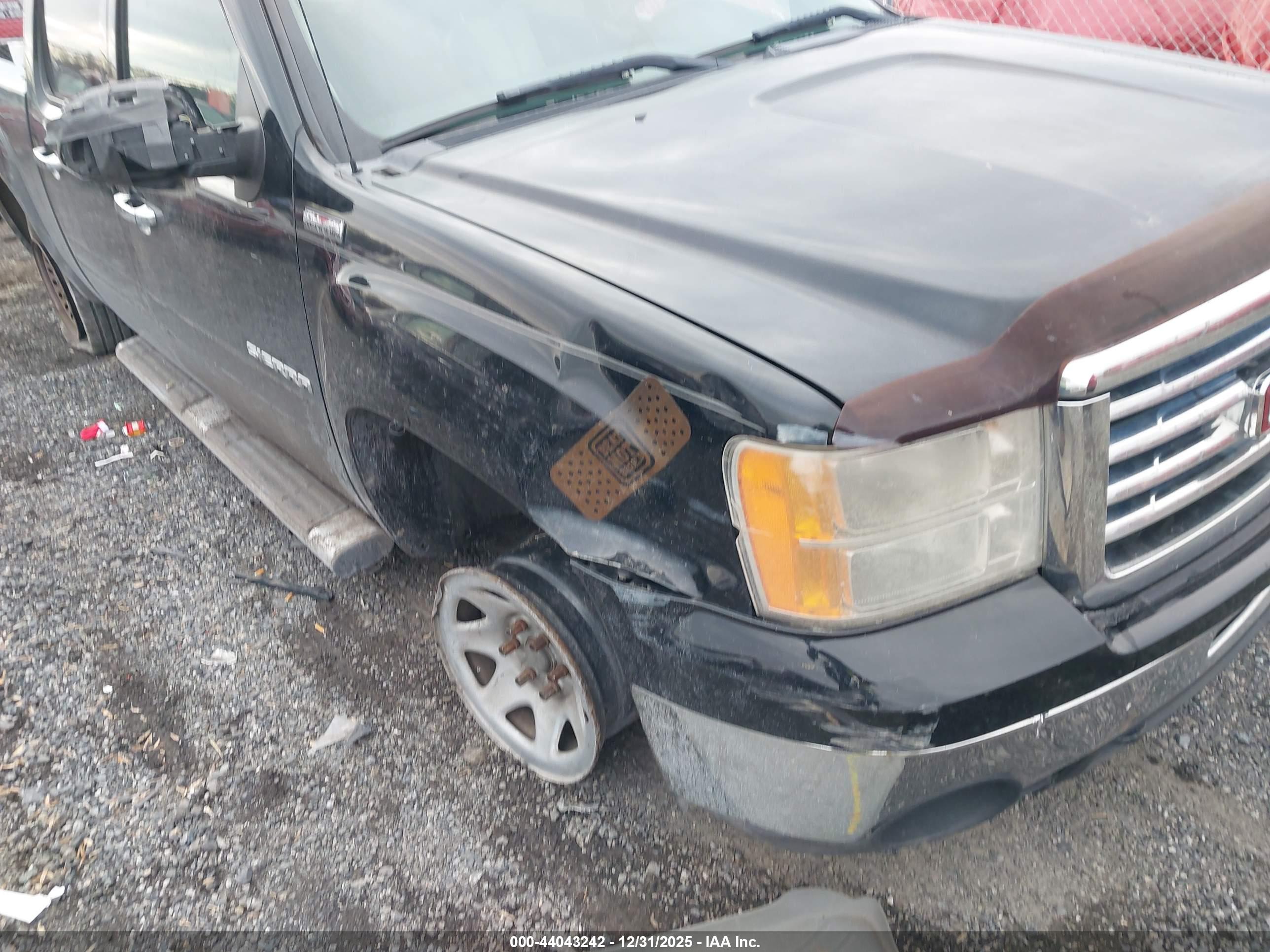 GMC SIERRA image 6