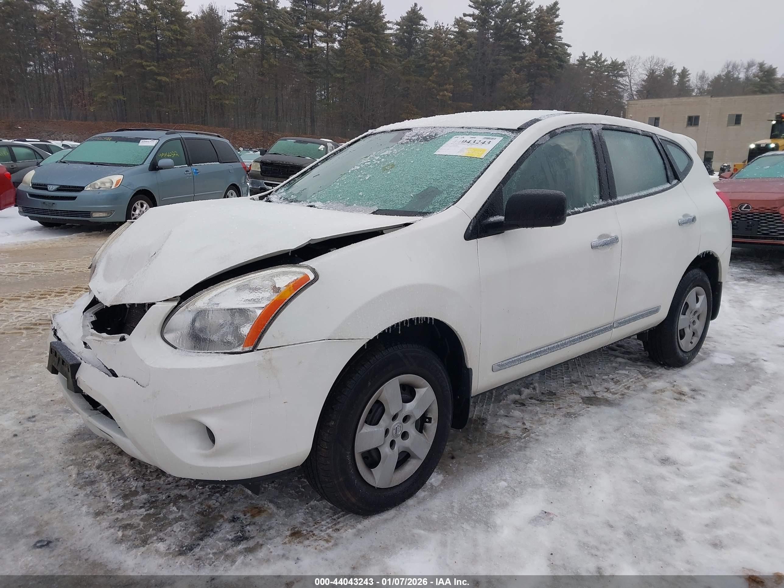 NISSAN ROGUE image 2