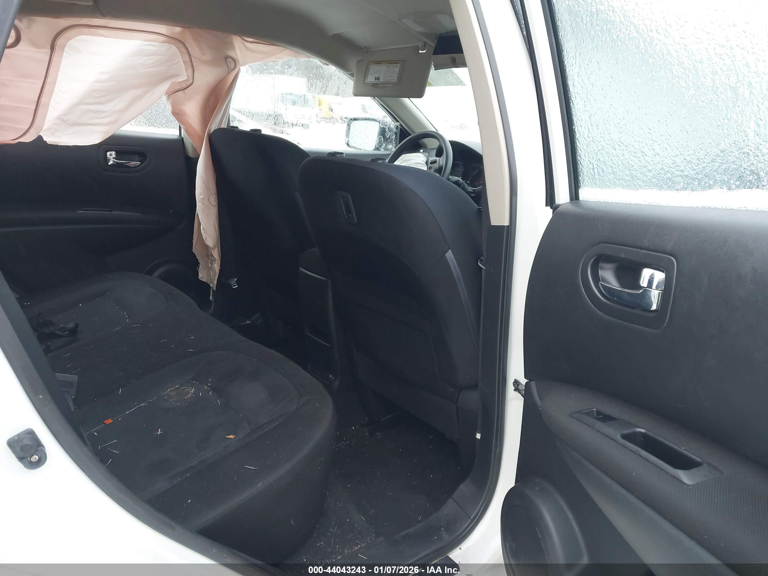 NISSAN ROGUE image 8