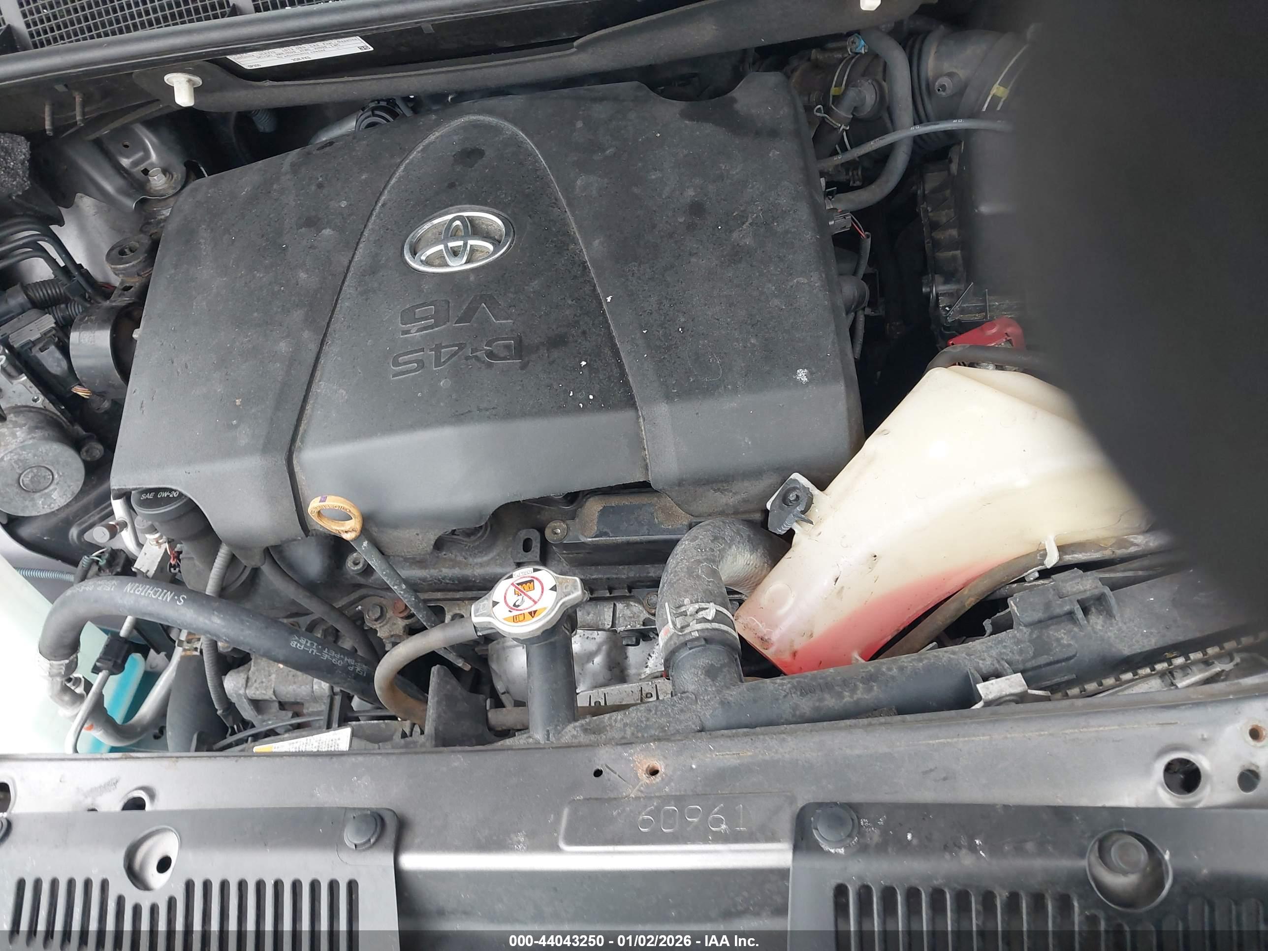 TOYOTA SIENNA image 10