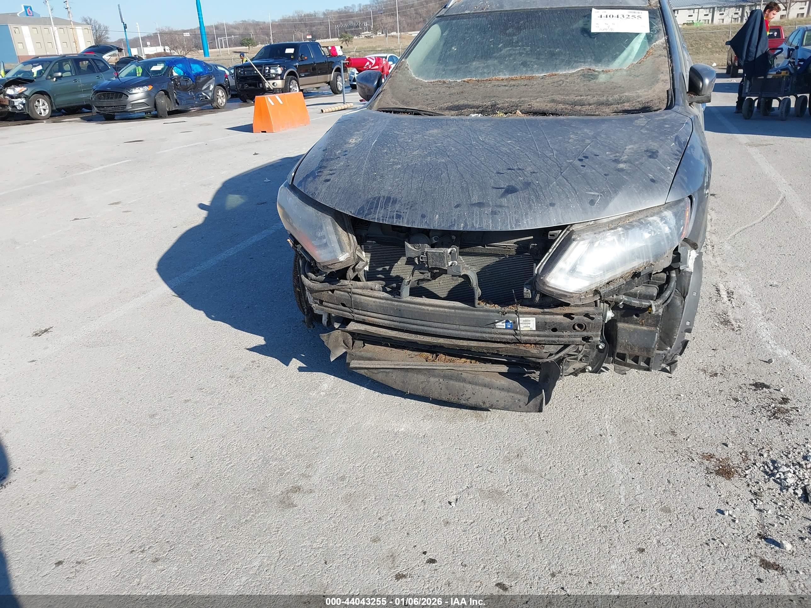 NISSAN ROGUE image 6