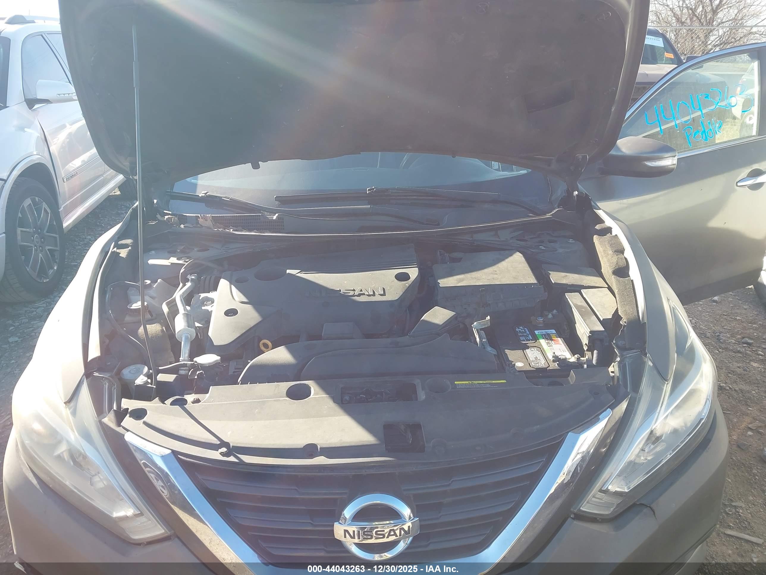 NISSAN ALTIMA image 10