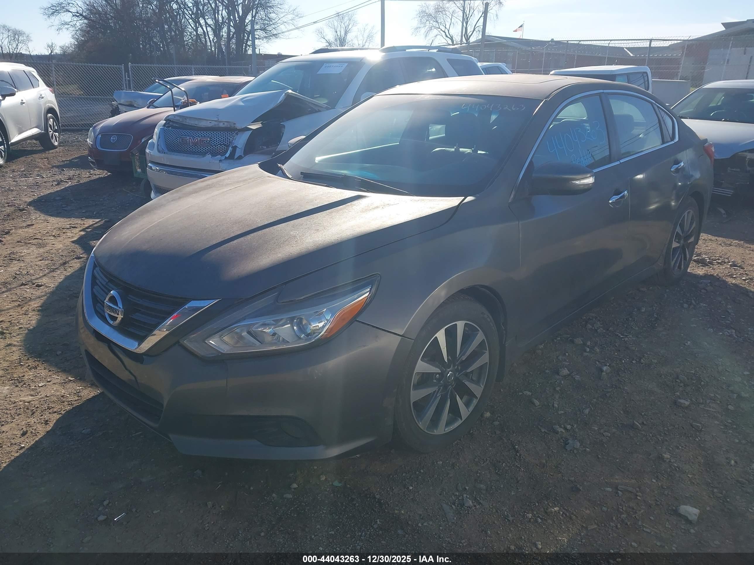 NISSAN ALTIMA image 2