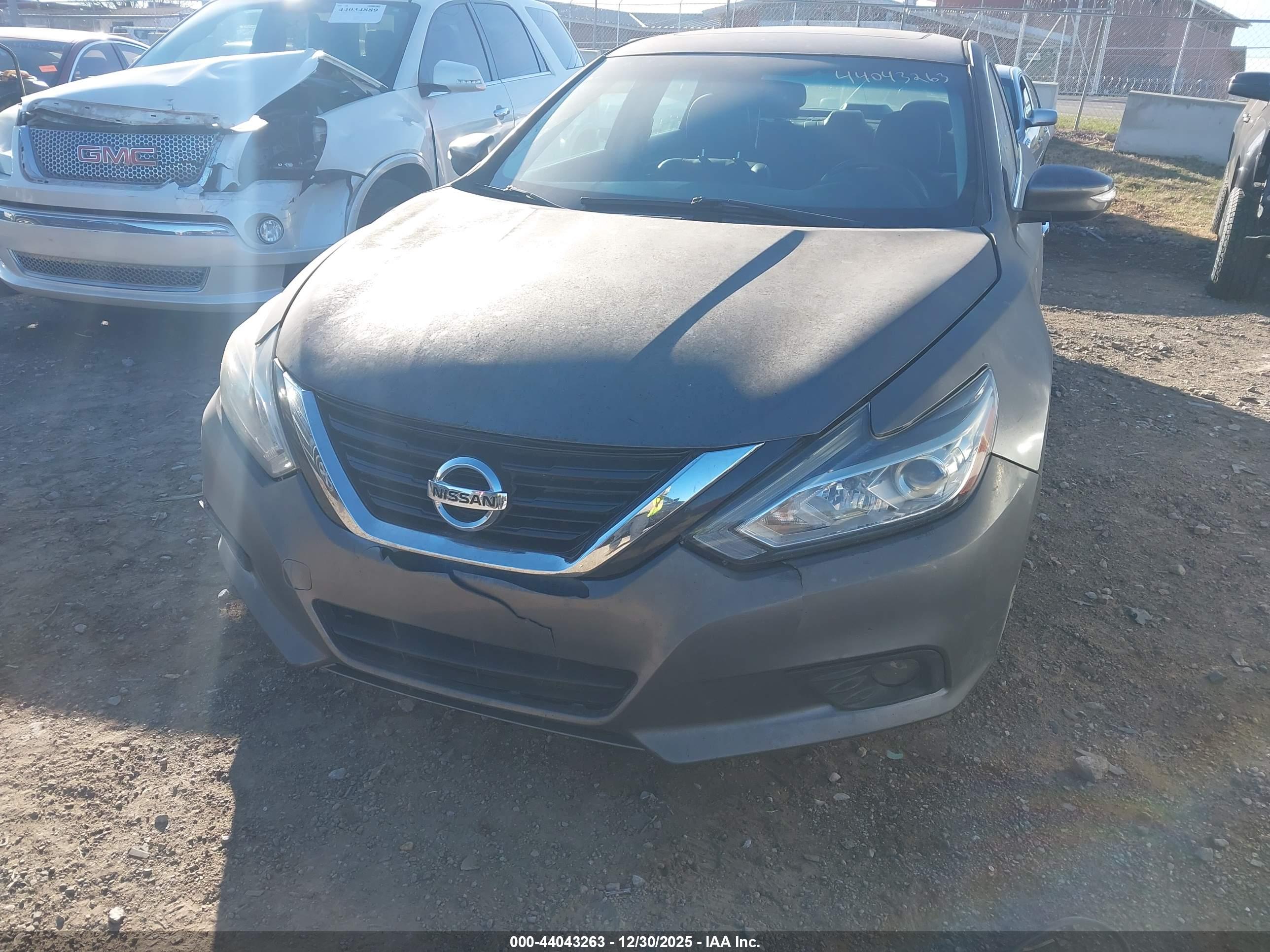NISSAN ALTIMA image 6
