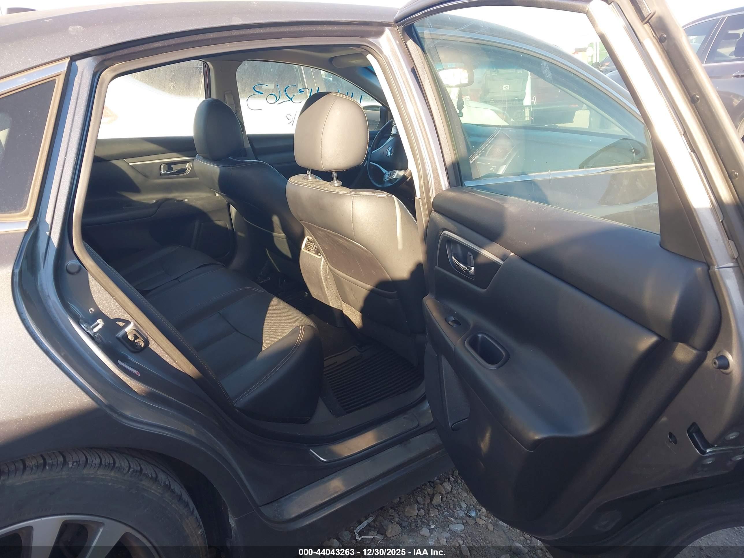 NISSAN ALTIMA image 8