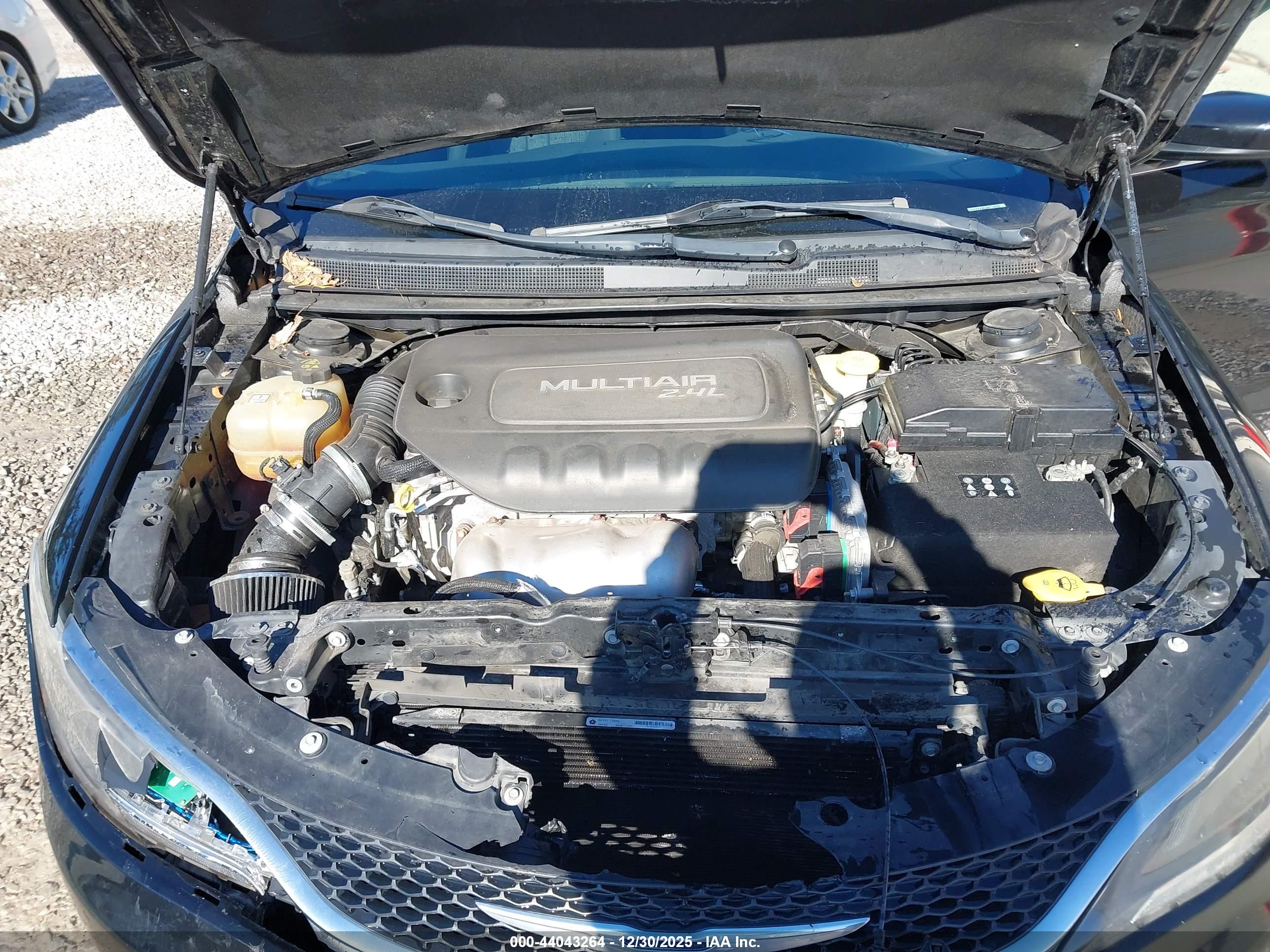 CHRYSLER 200 image 10
